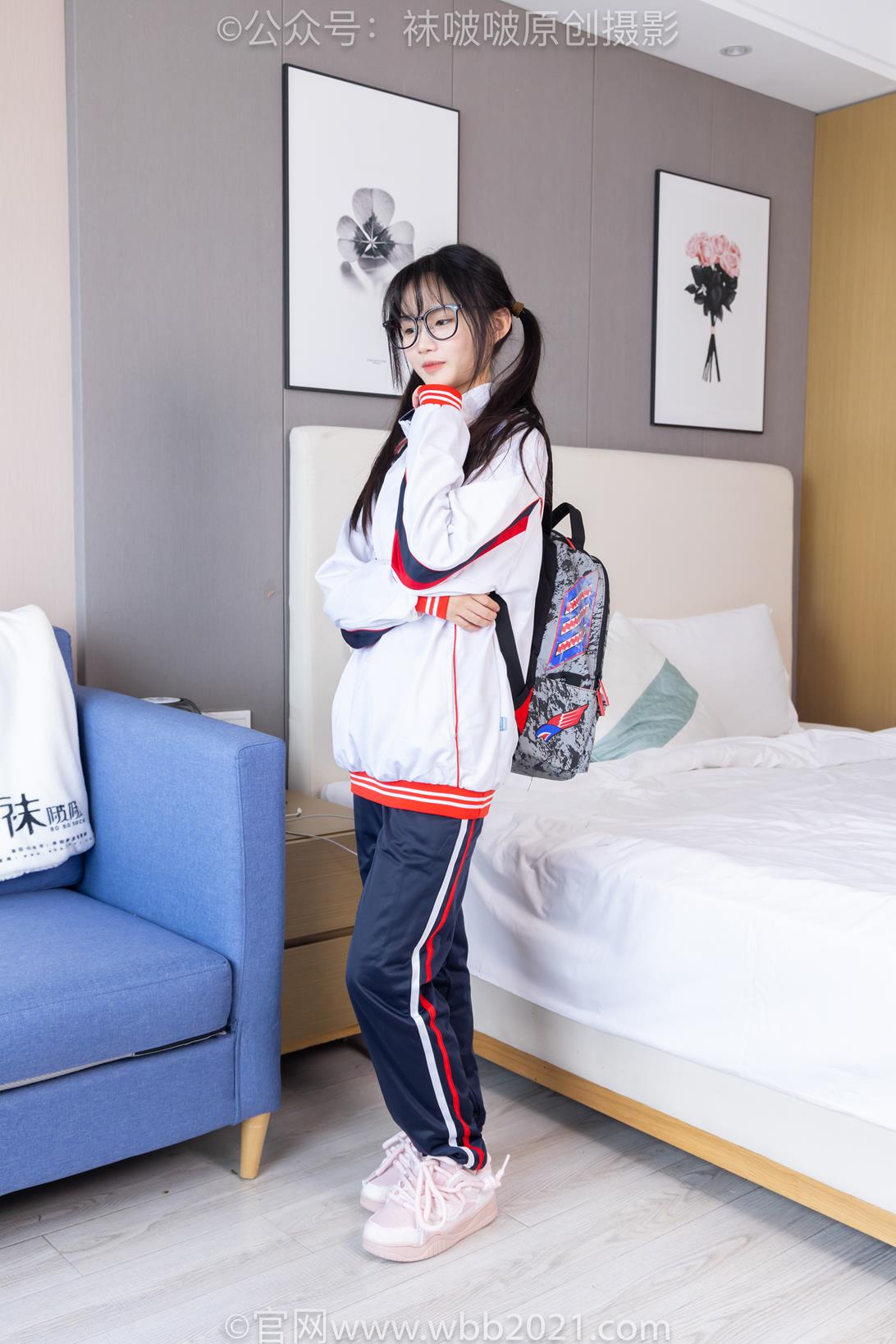 袜啵啵458期花絮：甜甜圈-板鞋、白棉袜、肉丝（脚尖加固款）、校服裤里丝 [150P/1V/7.36G]插图2