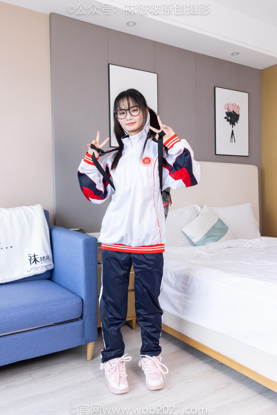 袜啵啵458期花絮：甜甜圈-板鞋、白棉袜、肉丝（脚尖加固款）、校服裤里丝 [150P/1V/7.36G]插图3