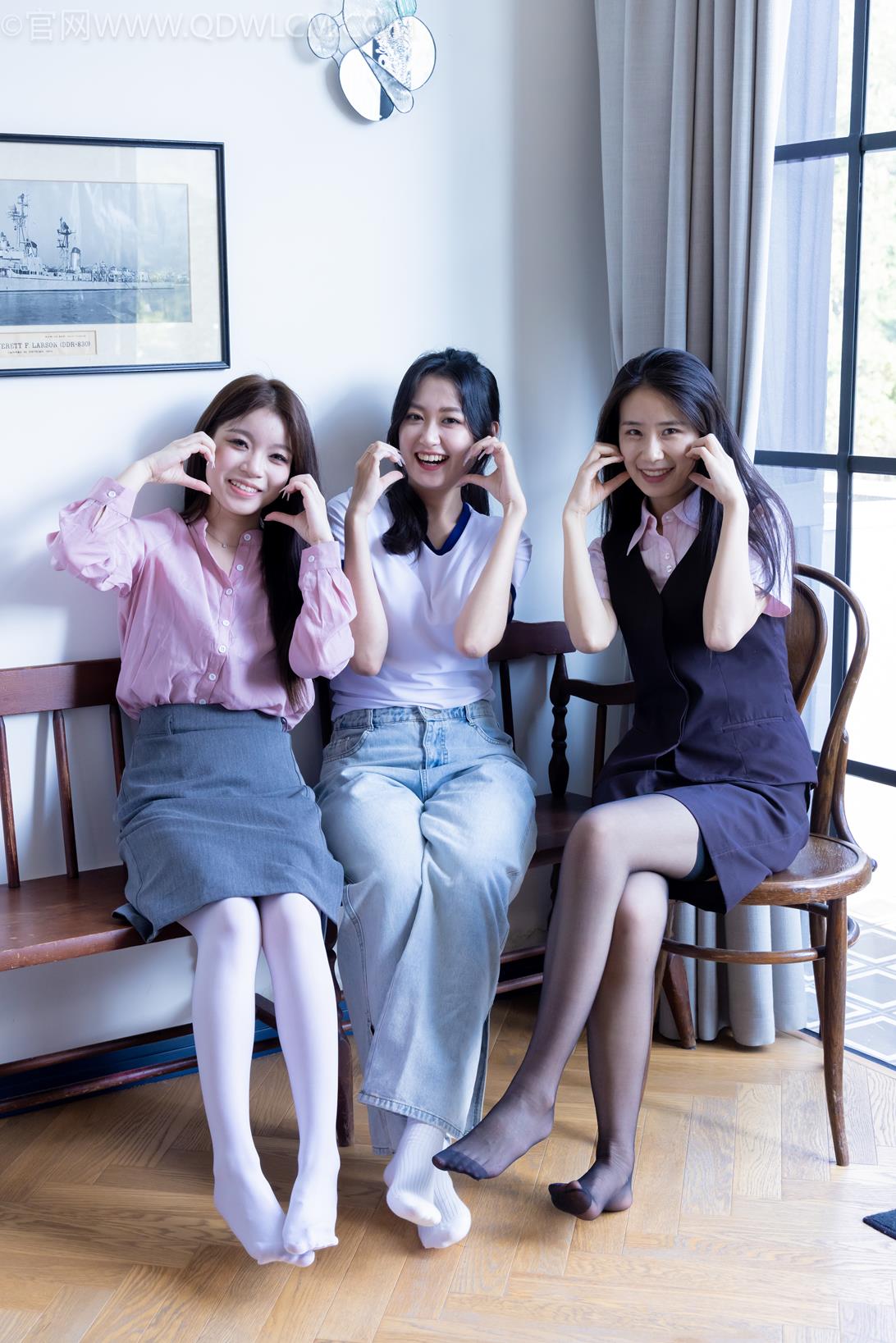 勿恋传媒2143期：菜菜小敏闪闪-厚白丝、黑丝、白棉袜、裸足、浴缸花洒冲脚手互挠脚[177P/1V/11.4G]插图3