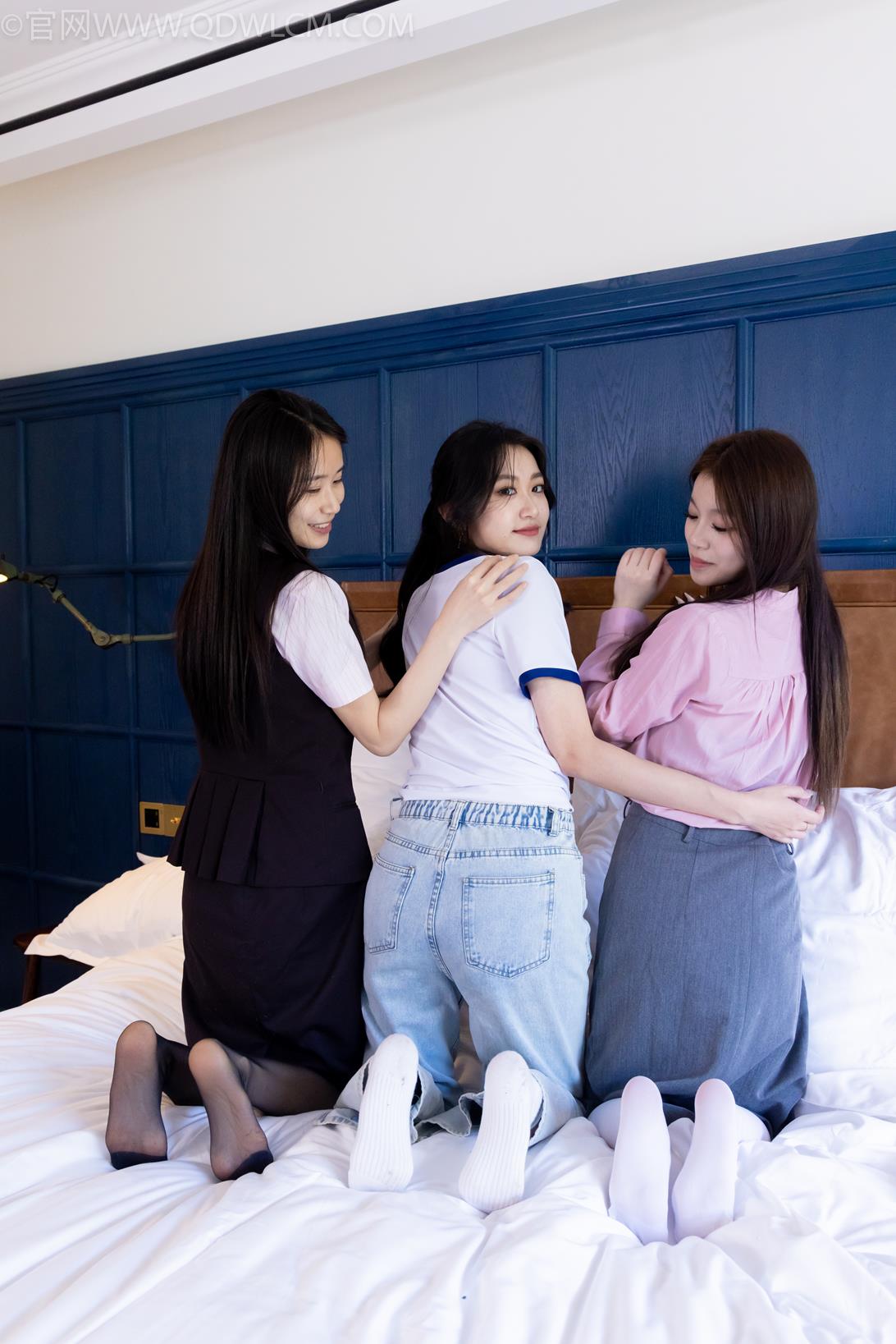 勿恋传媒2143期：菜菜小敏闪闪-厚白丝、黑丝、白棉袜、裸足、浴缸花洒冲脚手互挠脚[177P/1V/11.4G]插图