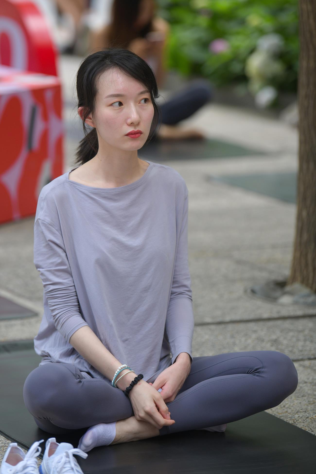 精选街拍作品 NO.4317 清秀灰色瑜伽裤[75P/162MB]插图