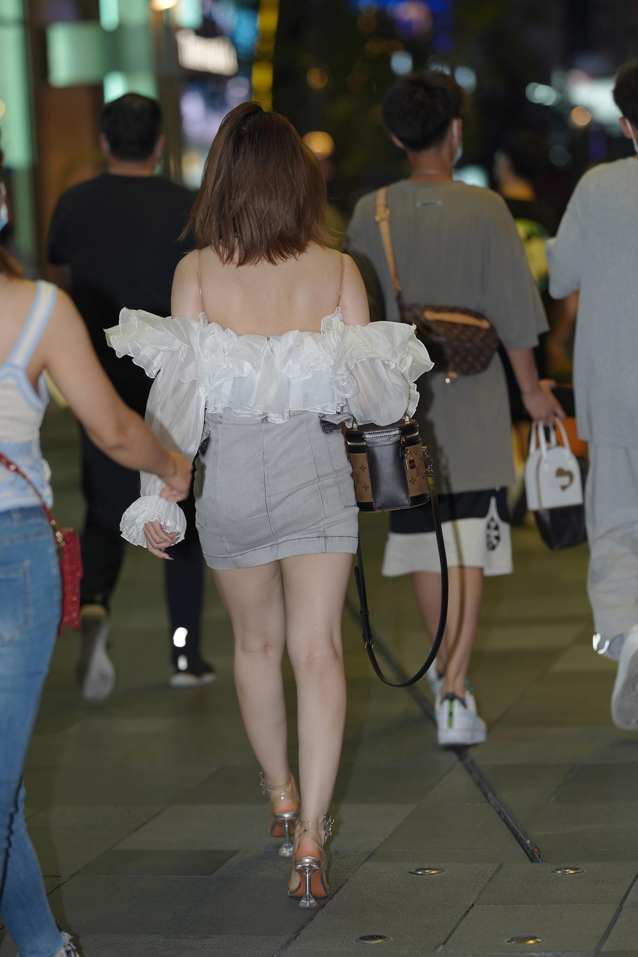 精选街拍作品 NO.4309 露背装牛仔裙[42P/112MB]插图3