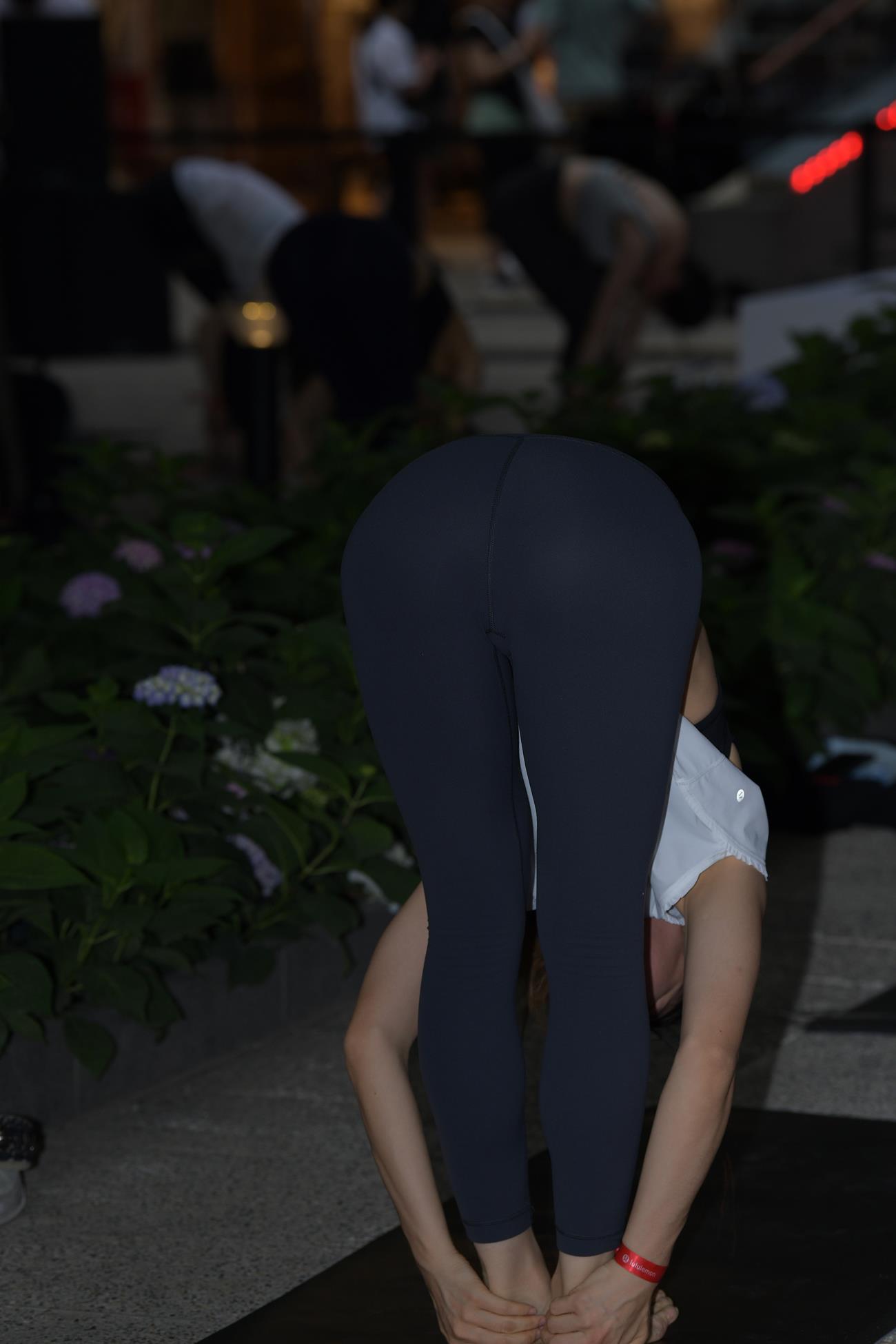 精选街拍作品 NO.4317 清秀灰色瑜伽裤[75P/162MB]插图3