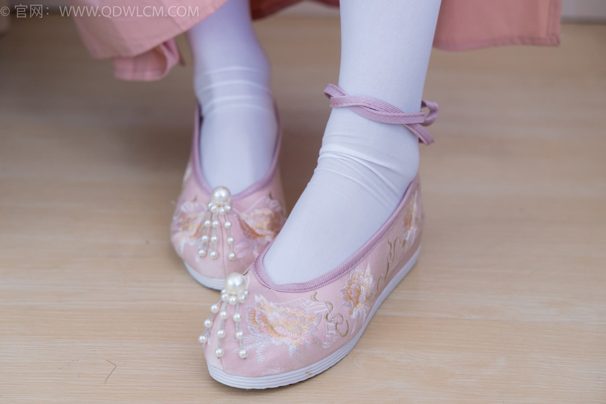 勿恋传媒 NO.2132 美兔-心动一刹[220P/1V/5.39GB]插图3