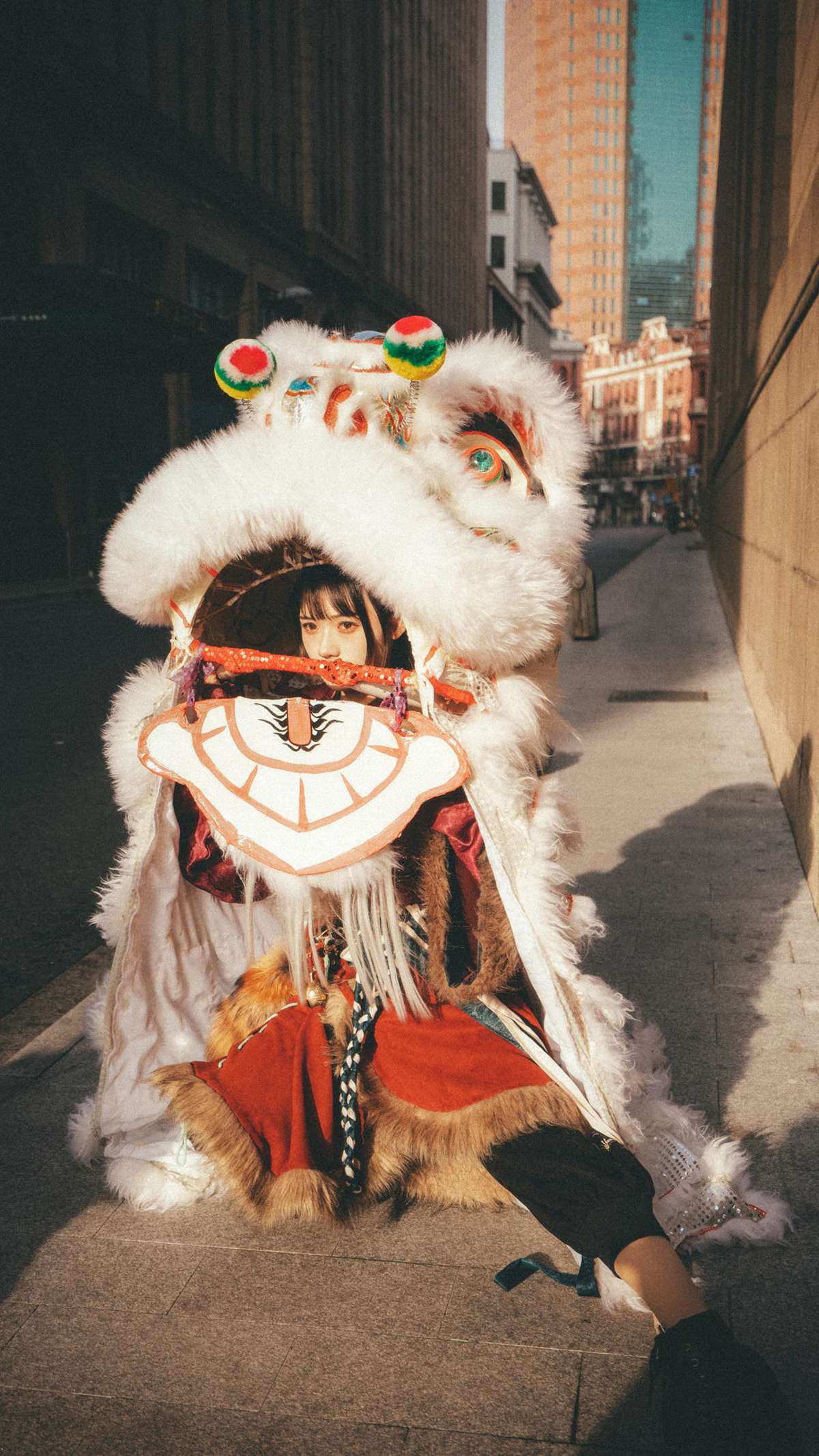 人气Coser@兔子Zzz不吃胡萝卜 舞狮少女 [45P/546MB]插图3