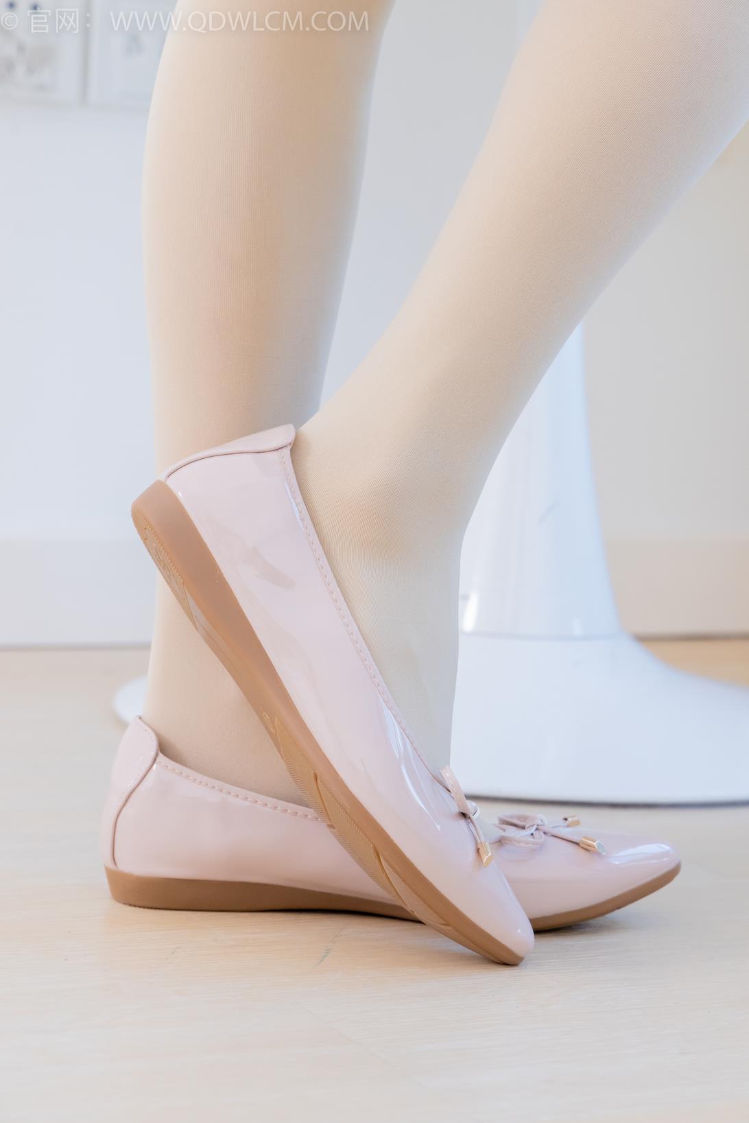 勿恋传媒2157期：茯苓-平底鞋、厚肉丝、皮筋绑脚老头乐闹脚剧情 [150P/1V/3.85G]插图4