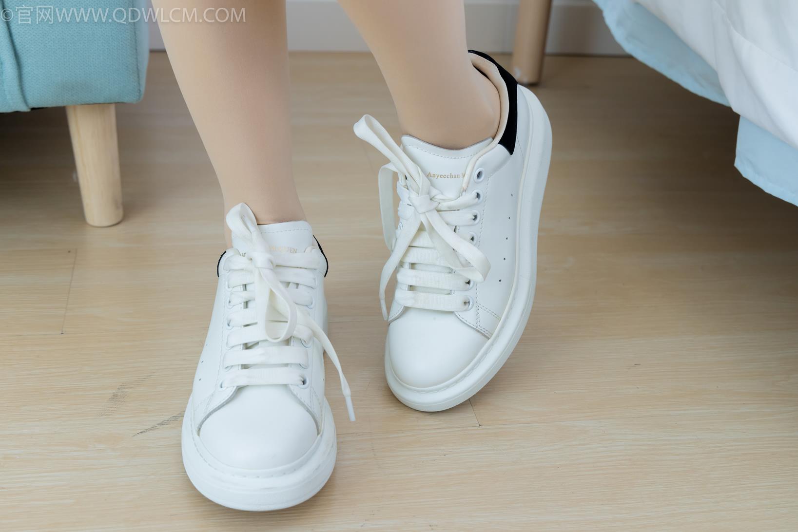 勿恋传媒2160期：菜菜-高跟鞋、板鞋、厚肉丝[187P/1V/6.5G]插图8