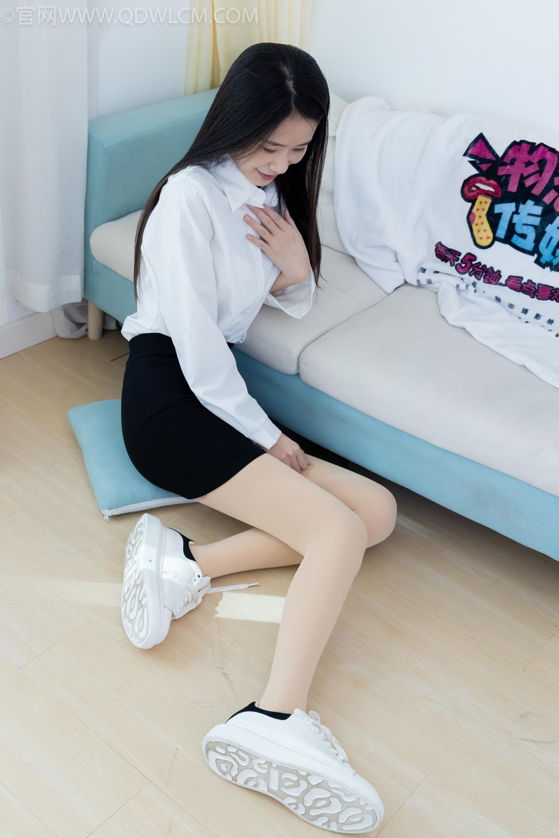 勿恋传媒2160期：菜菜-高跟鞋、板鞋、厚肉丝[187P/1V/6.5G]插图5