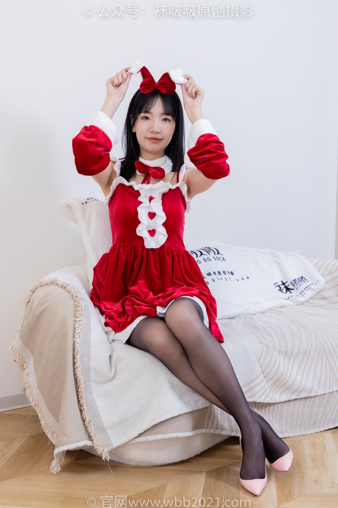 袜啵啵469期：小甜豆-高跟鞋、白丝、肉丝、黑丝、美甲、小甜豆手写祝福圣诞牌剧情 [189P/1V/7.04G]插图4