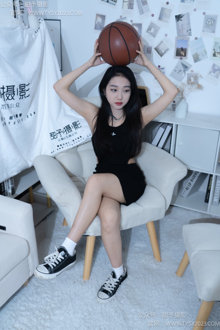 甜予摄影 NO.082期：筱筱-帆布鞋、白棉袜、裸足（完整版）[116P/2V/9.62GB]插图2