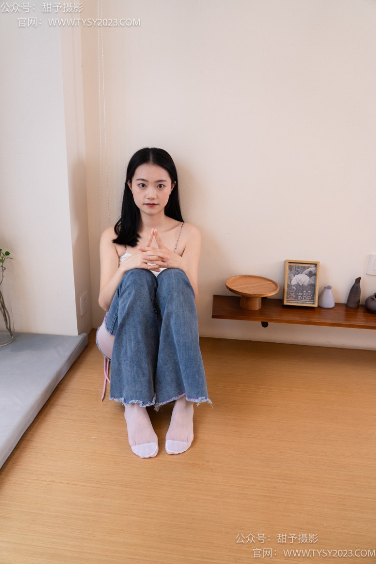 甜予摄影 NO.093期：齐齐-帆布鞋、白丝（脚尖加固款、裤里丝）（完整版）[136P/2V/10.47GB]插图3