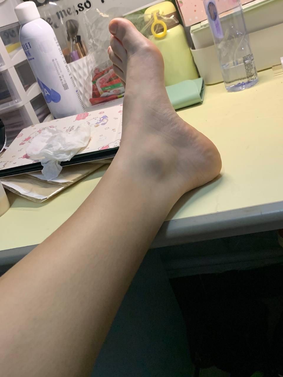 脚模面试脸足同框套路系列-072-大一新生被人看脚觉的光荣[3P/13V/508MB]插图