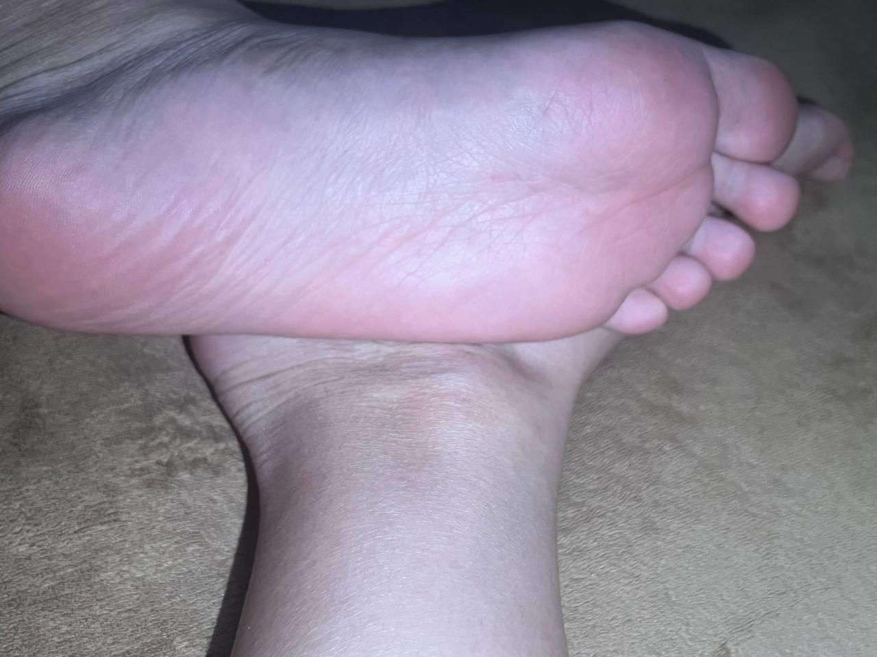 脚模面试脸足同框套路系列-078-高颜值红白脚[4P/5V/71MB]插图