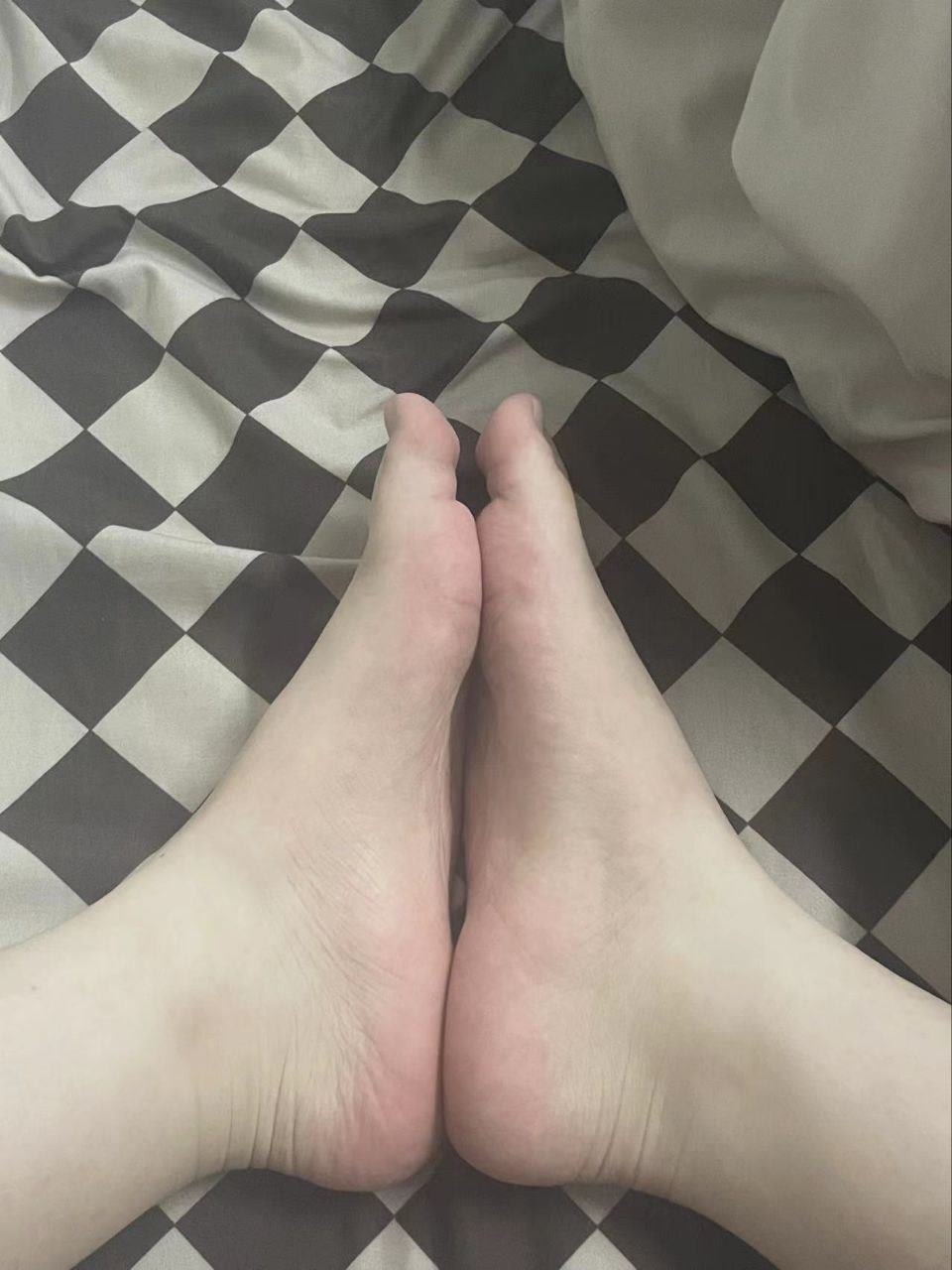 脚模面试脸足同框套路系列-077-非长期 金发妹[5P/2V/28MB]插图2