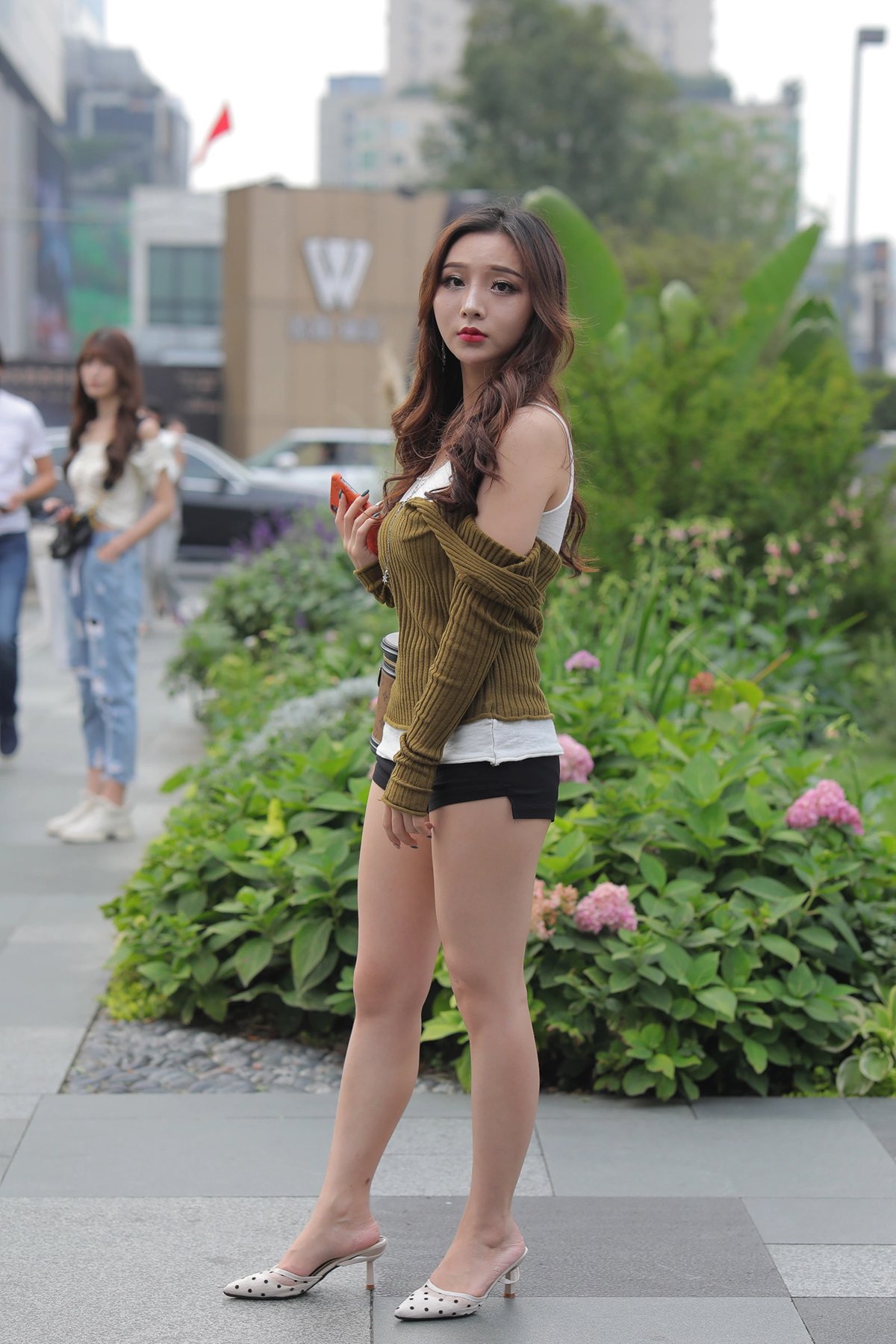 精选街拍作品 NO.4489 黑色热裤美腿凉高香肩[113P/154MB]插图1