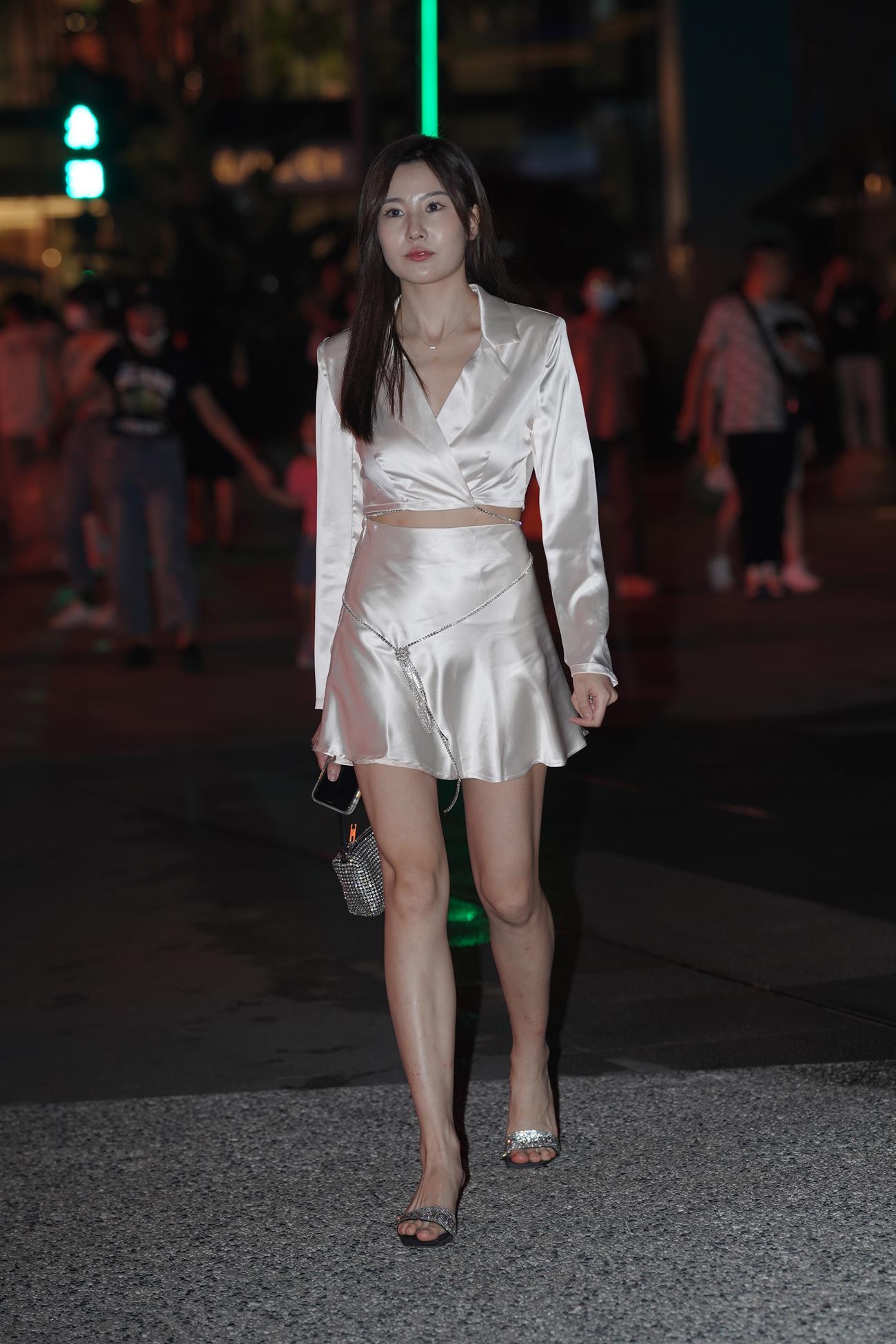 精选街拍作品 NO.4440 高级气质丝质裙[62P/200MB]插图1