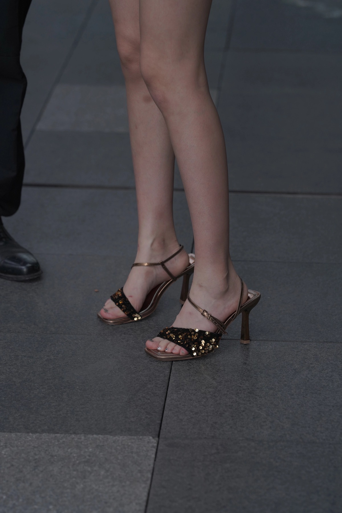 精选街拍作品 NO.4494 步履匆匆[67P/141MB]插图2