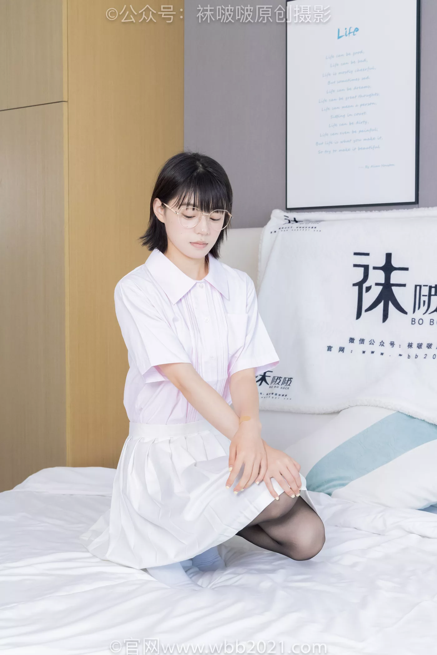 [BoBoSocks袜啵啵]NO.449 糯米 运动鞋、白棉袜、黑丝[148P/1V/7.58GB]插图