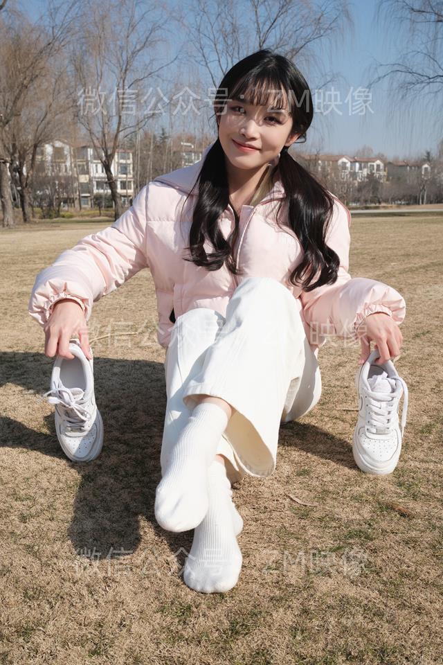 冬日暖阳（白袜）-完整版[297P/1V/4.96G]插图2