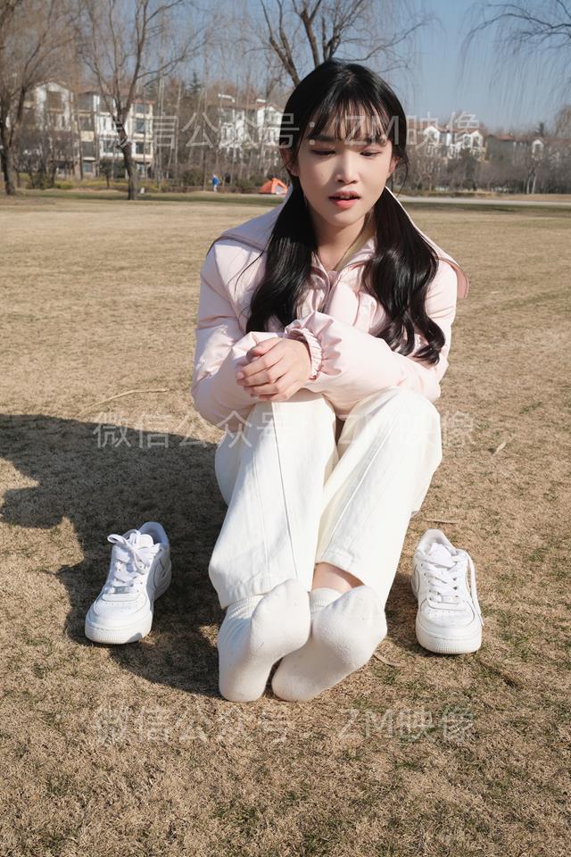 冬日暖阳（白袜）-完整版[297P/1V/4.96G]插图1