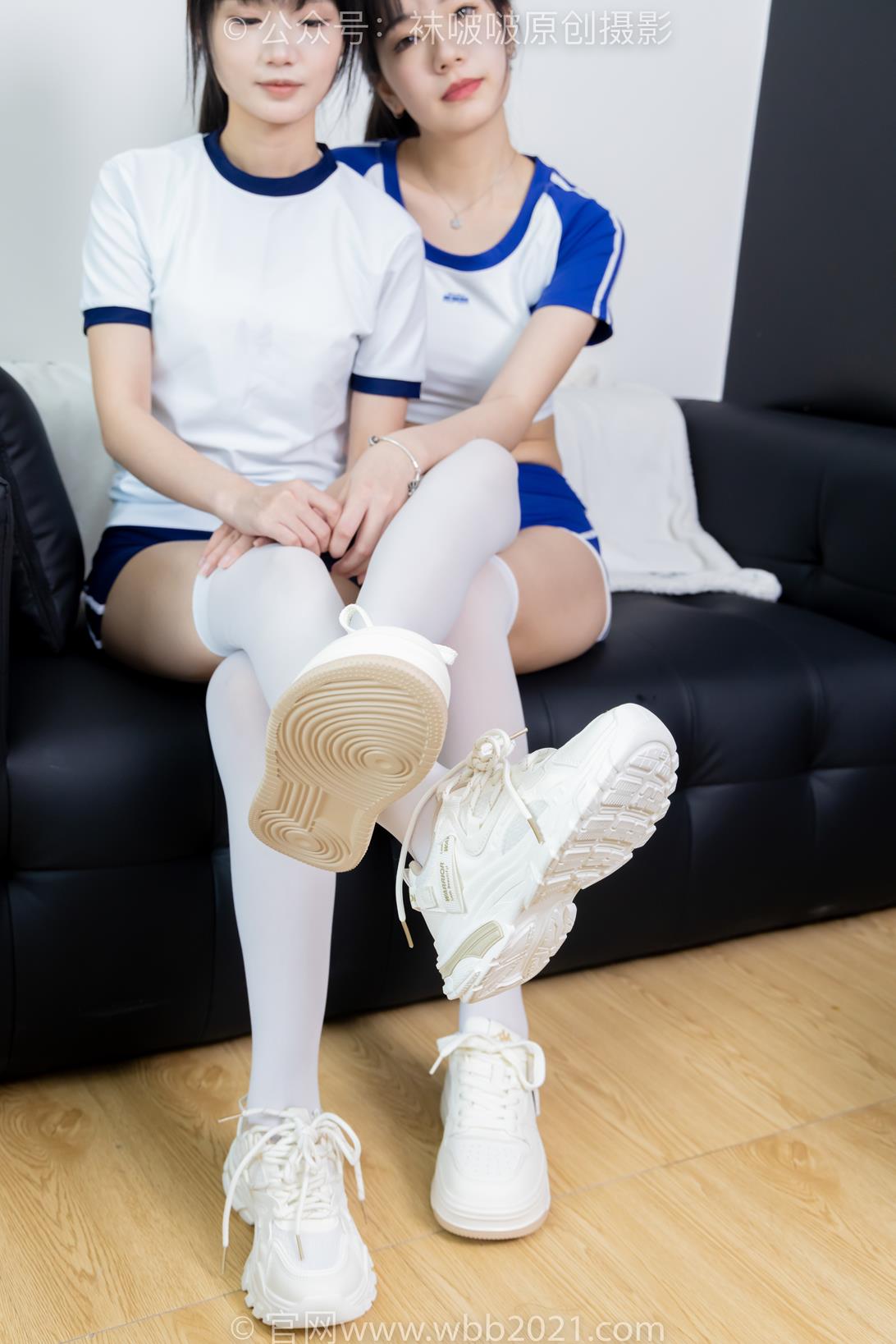 袜啵啵472期花絮剧情版小甜豆甜甜圈-两双运动鞋、厚白丝大腿袜、裸足、丝袜和裸足踩奶油蛋糕[177P/1V/7.75G]插图4