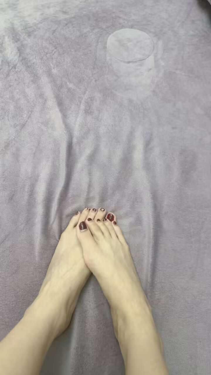 脚模面试脸足同框套路系列-093 模拟zj各种姿势秀腿脚 [18P/28V/327M]插图3