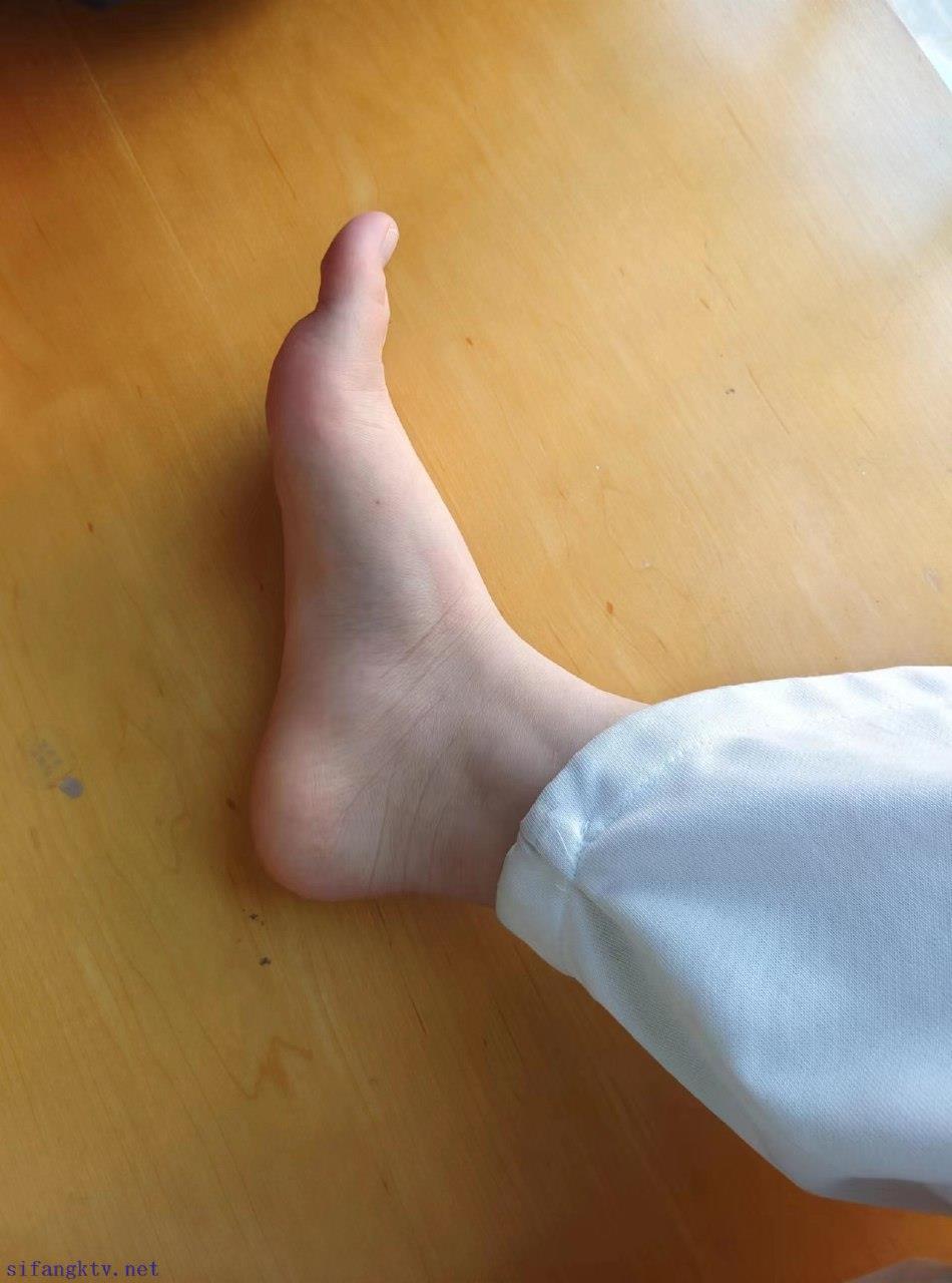 脚模面试脸足同框套路系列-089-可爱的高中妹（秀美脚底，超很有感觉）[5P/11V/302MB]插图