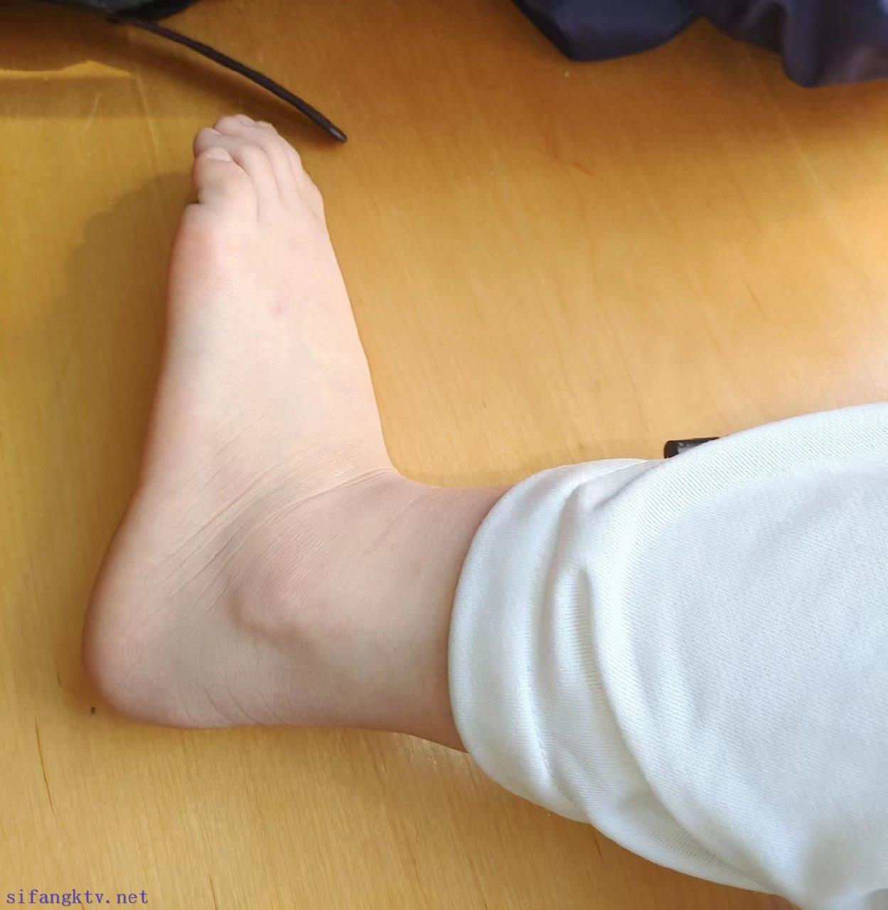 脚模面试脸足同框套路系列-089-可爱的高中妹（秀美脚底，超很有感觉）[5P/11V/302MB]插图1