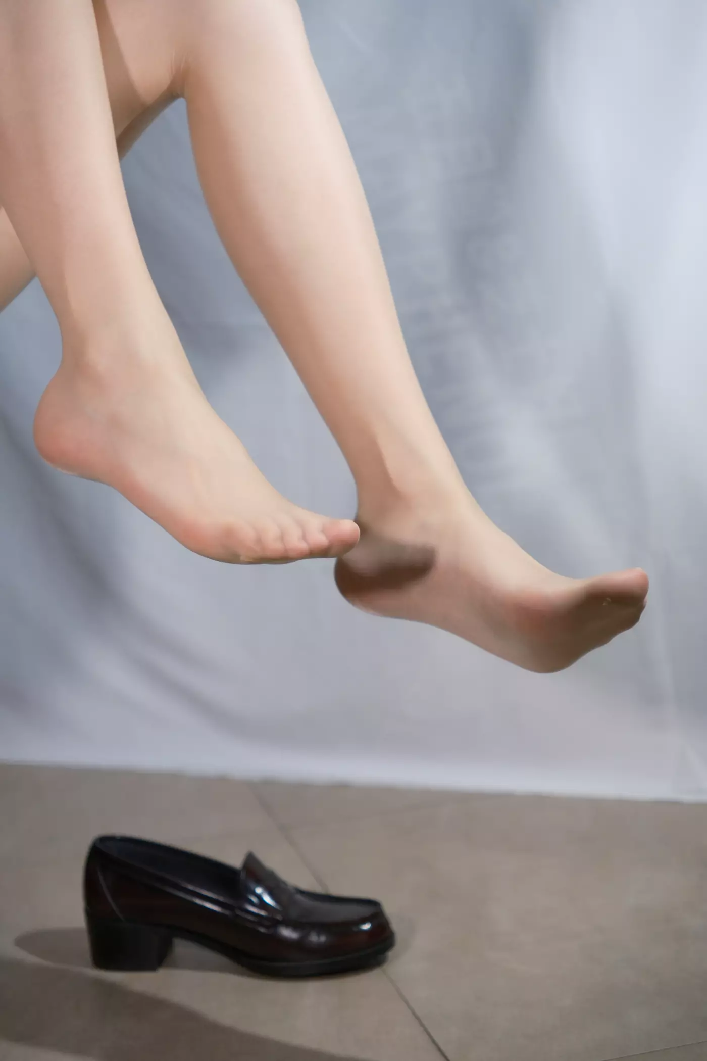 芝士好椰 NO.011 – 涞觅 薄雾 美肤袜 砂色[15P/1V/839MB]插图3