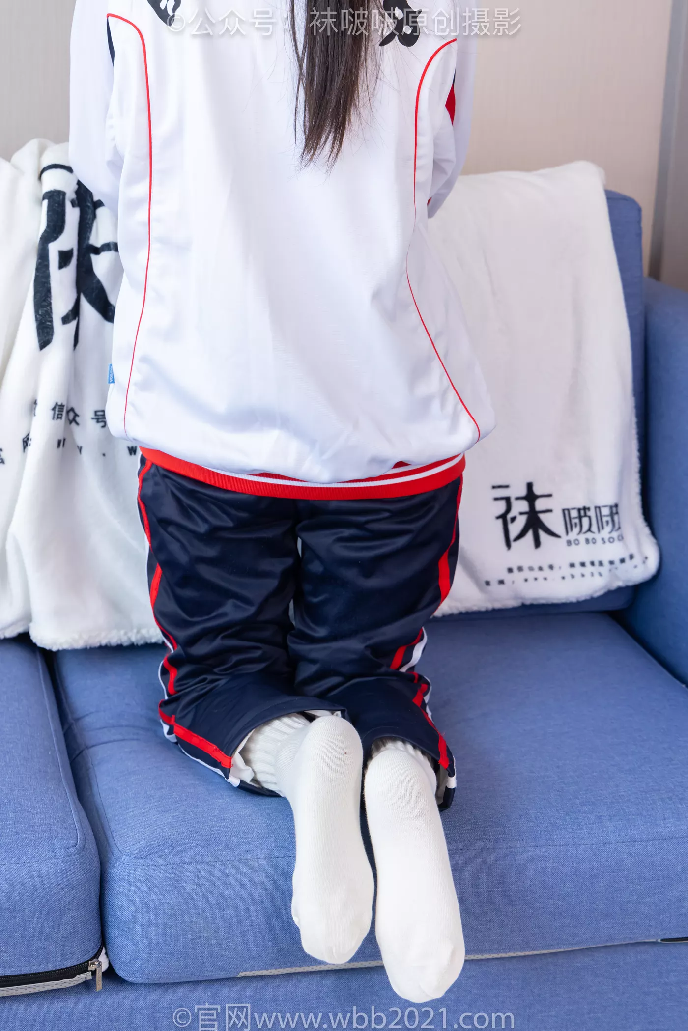 [BoBoSocks袜啵啵]NO.458 甜甜圈-板鞋、白棉袜、肉丝、校服裤里丝[150P/1V/7.35GB]插图3