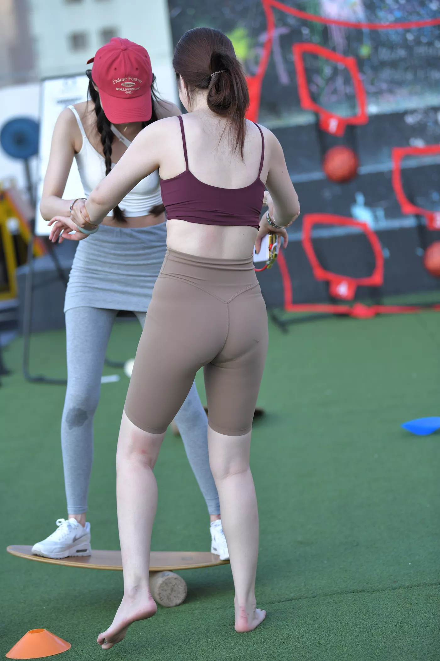 精选街拍作品 NO.4638 棕色瑜伽短裤[82P/134MB]插图3