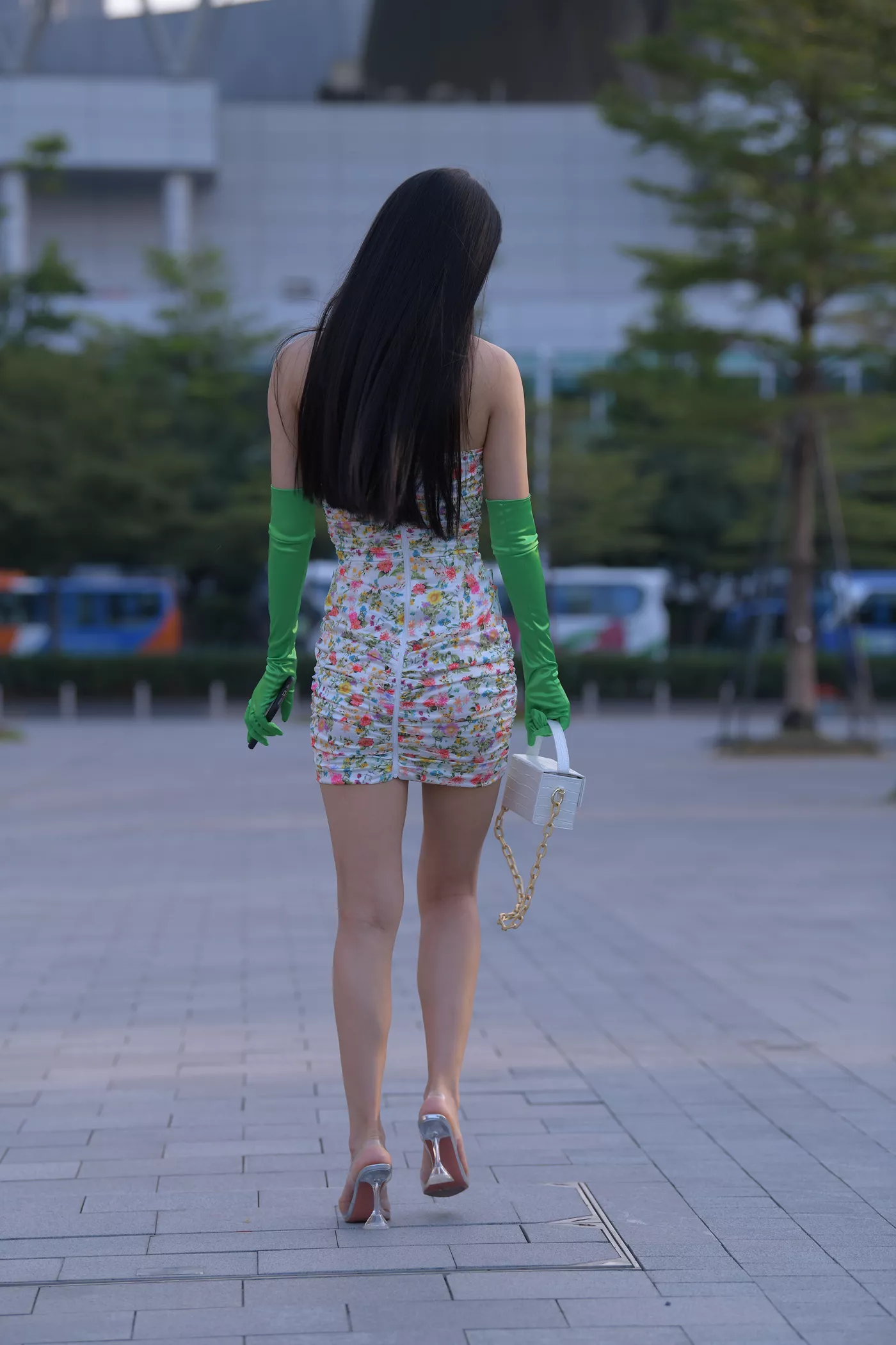 精选街拍作品 NO.4574 花色仅身包屯裙香肩[94P/172MB]插图2