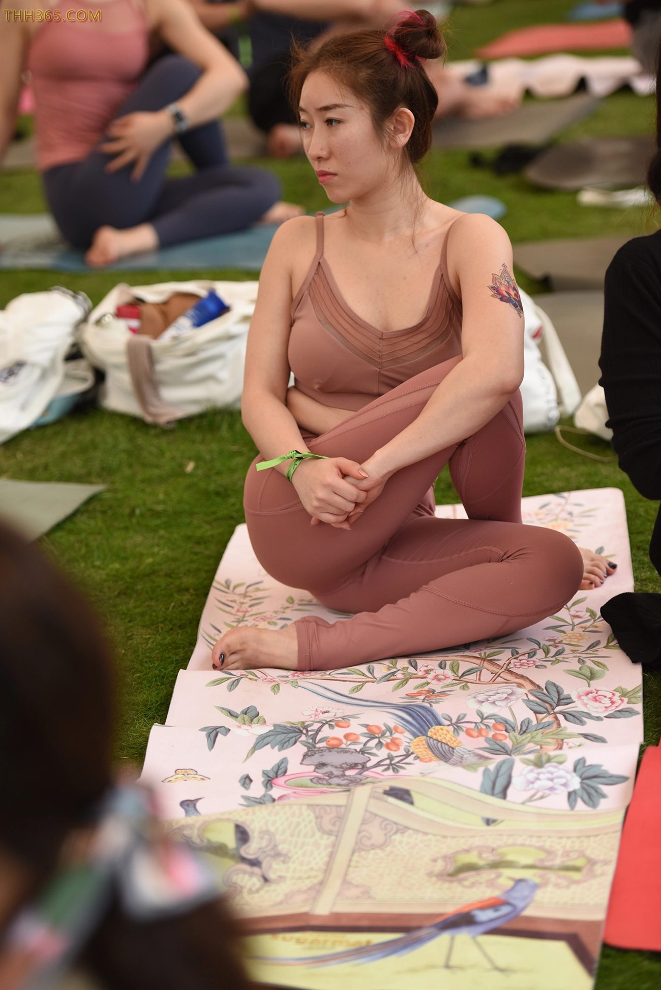 精选街拍作品 NO.4545 活力瑜伽畅想户外[90P/134MB]插图3