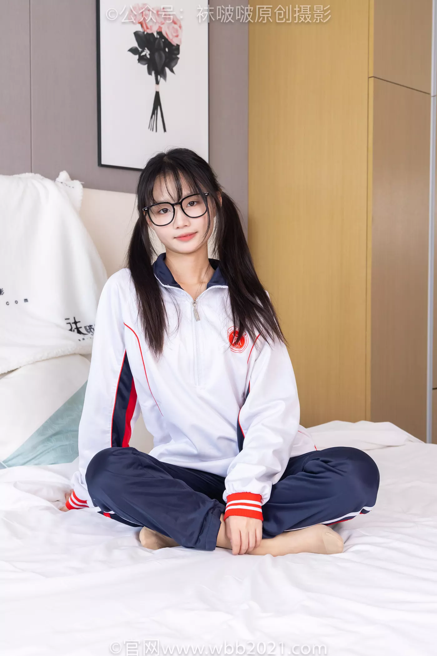 [BoBoSocks袜啵啵]NO.458 甜甜圈-板鞋、白棉袜、肉丝、校服裤里丝[150P/1V/7.35GB]插图