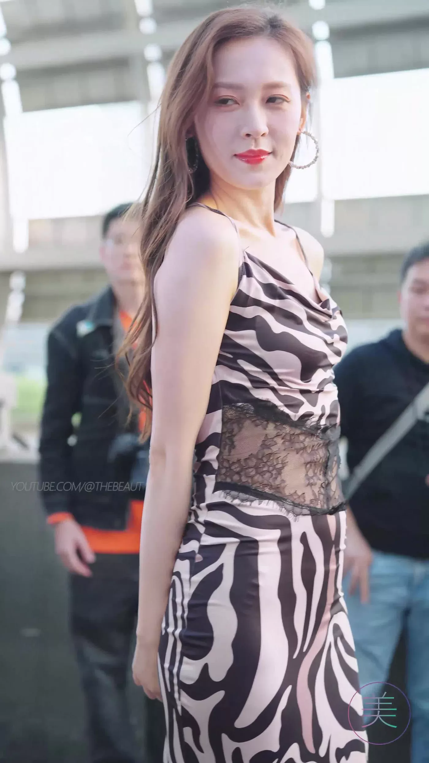 NO.0465 2023 广州车展 Racing Model 车模抖音网荭随拍13[1V/338MB]插图3