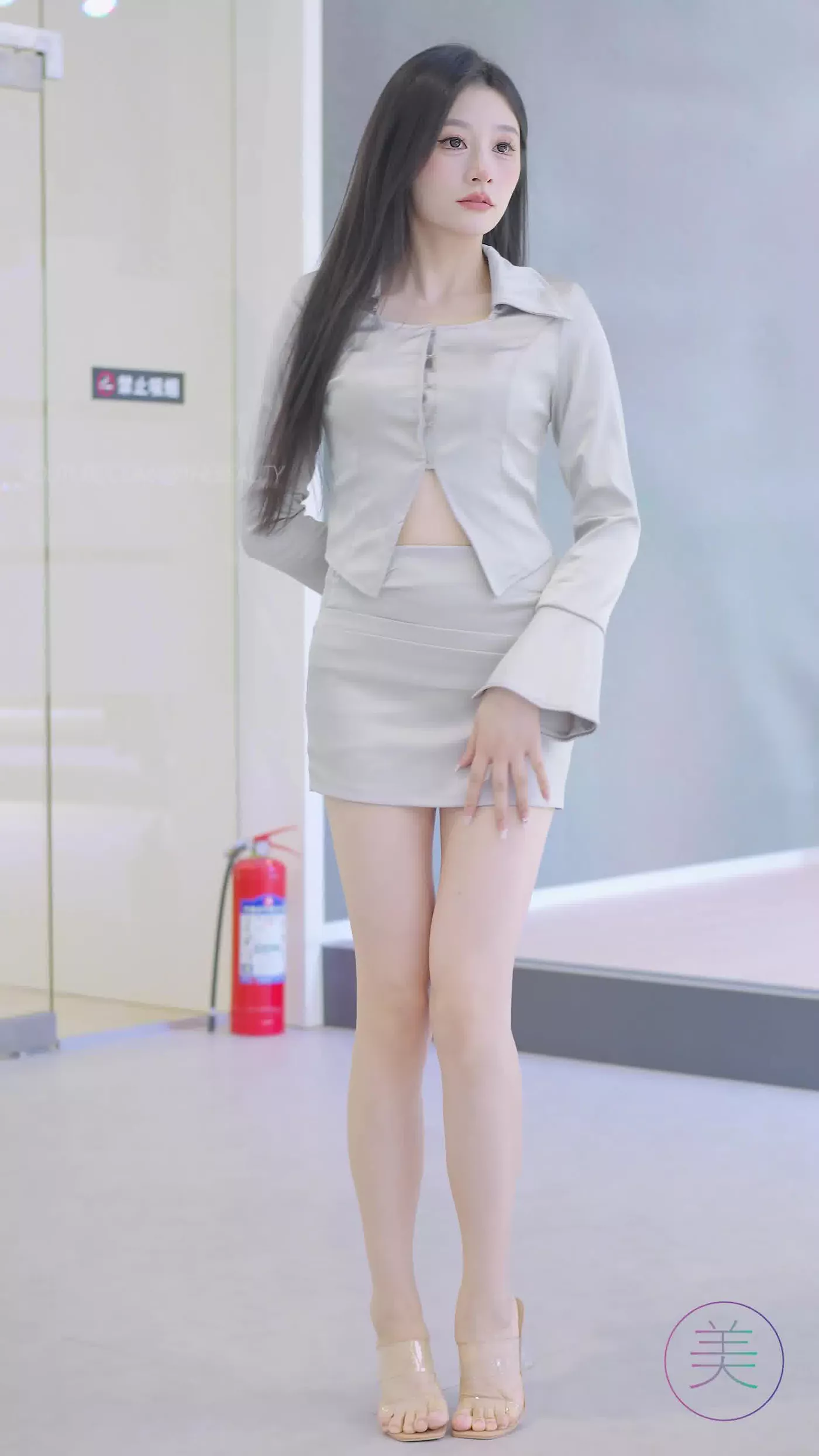 NO.0438 2023 东莞秋季车展 Racing Model 车模抖音网荭随拍车模01[1V/132MB]插图3