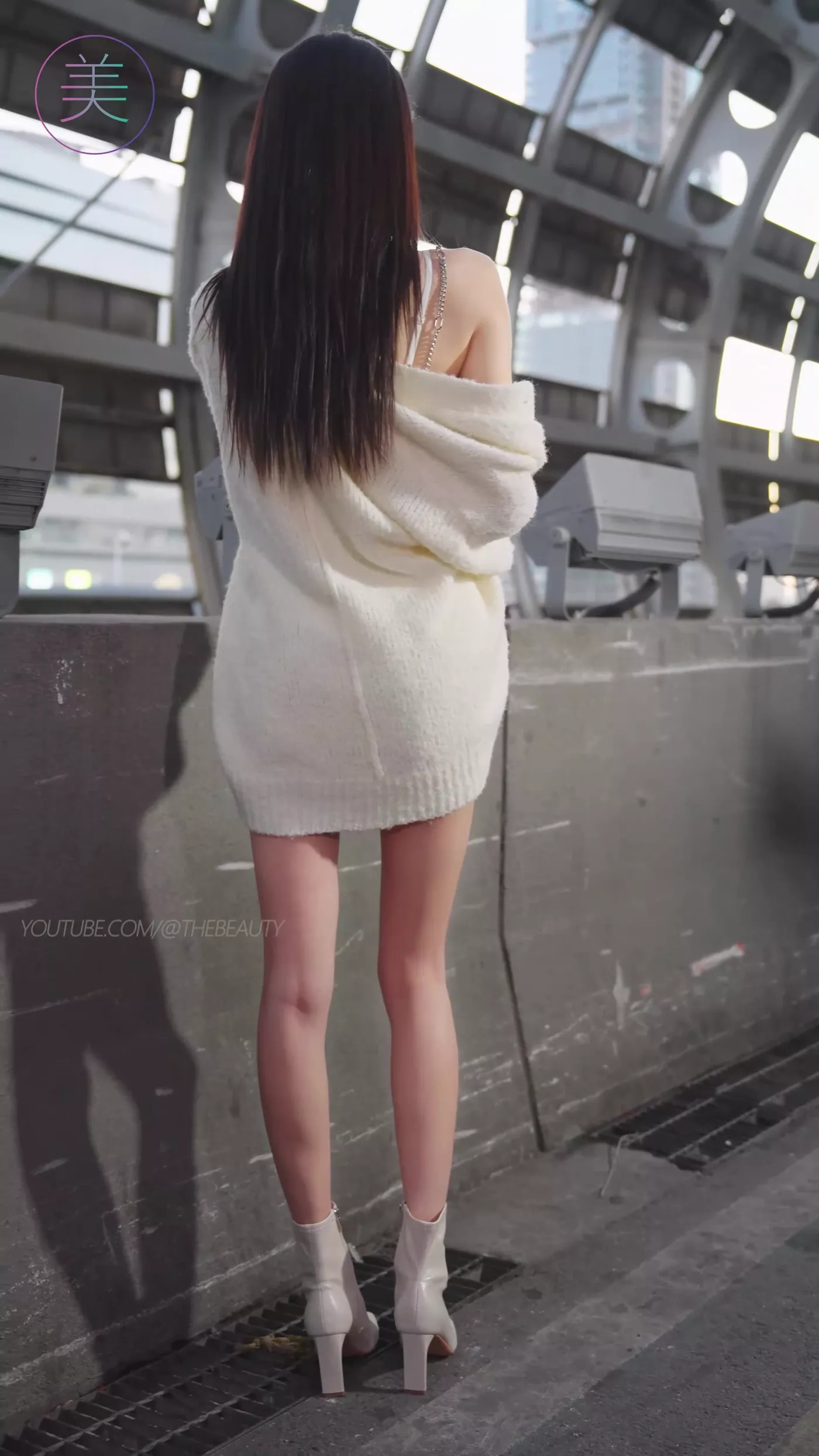 NO.0460 2023 广州车展 Racing Model 车模抖音网荭随拍08[1V/294MB]插图2