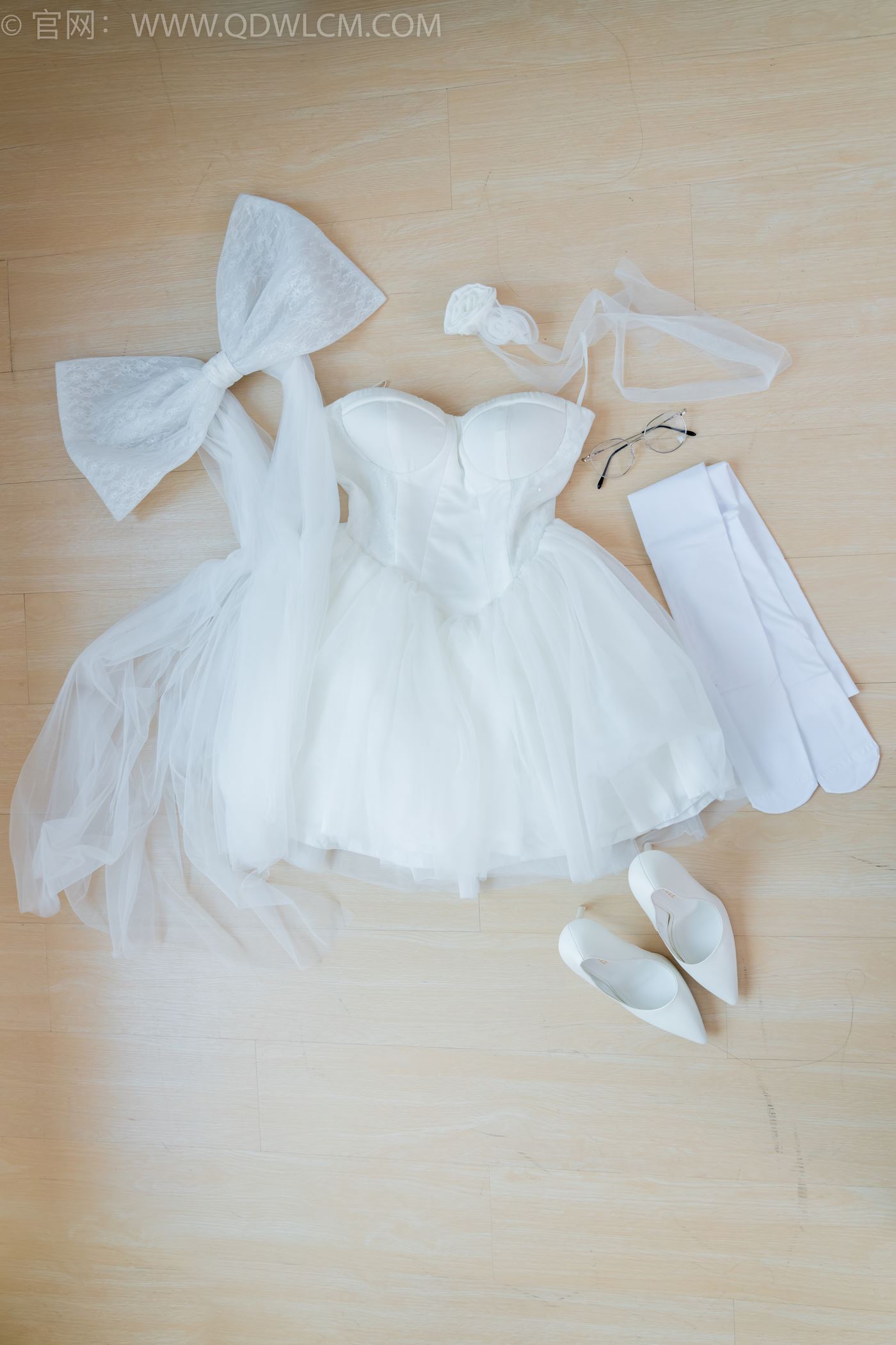 勿恋传媒 NO.2233 小影-小影-高跟鞋、厚白丝[150P/1V/4.35GB]插图1