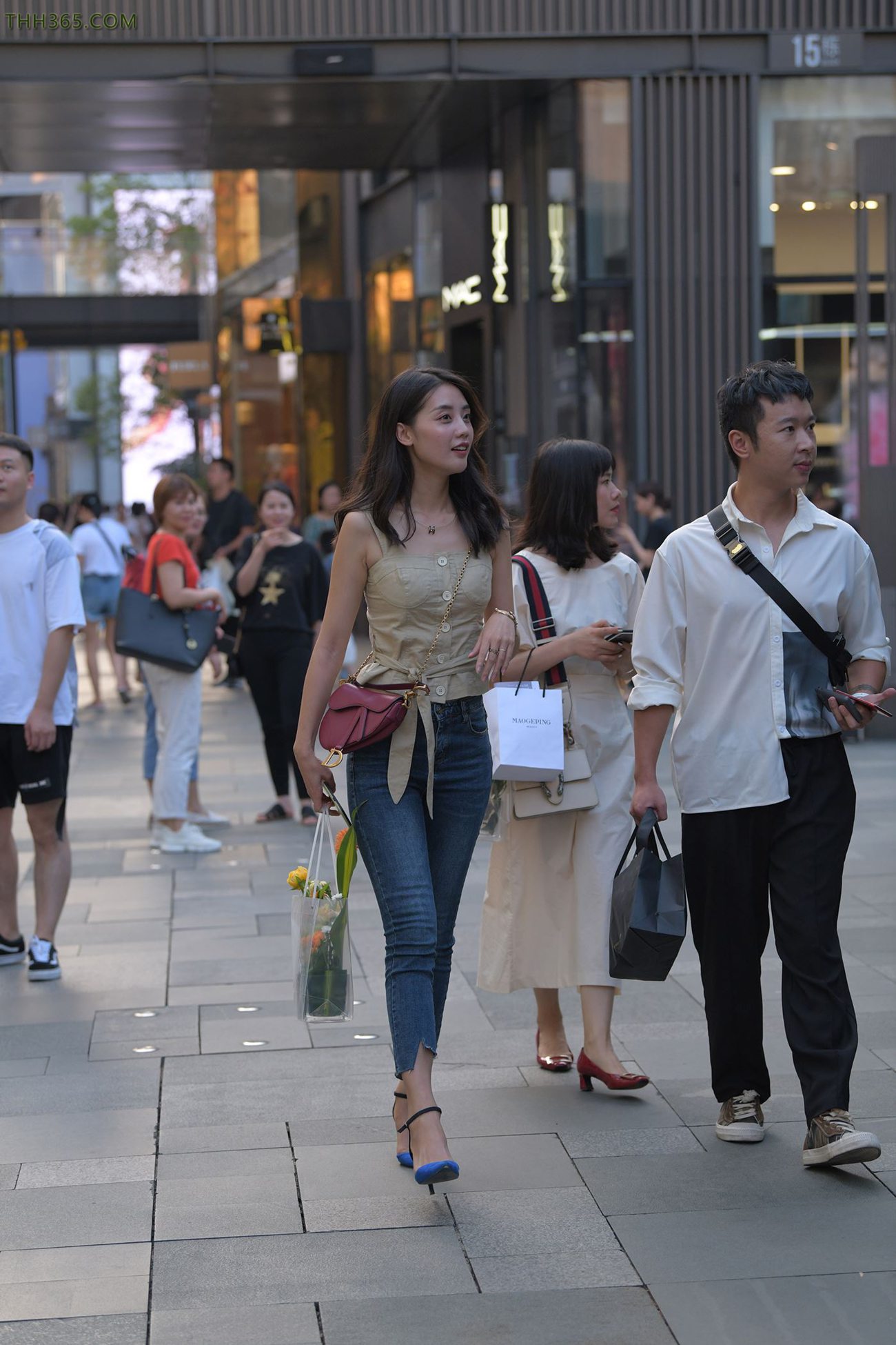 精选街拍作品 NO.4793 温婉优雅牛仔裤[88P/241MB]插图1