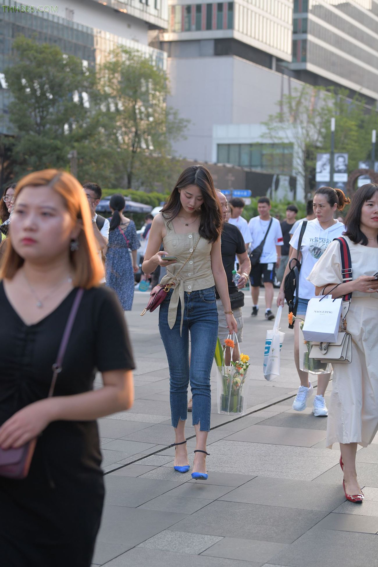 精选街拍作品 NO.4793 温婉优雅牛仔裤[88P/241MB]插图2