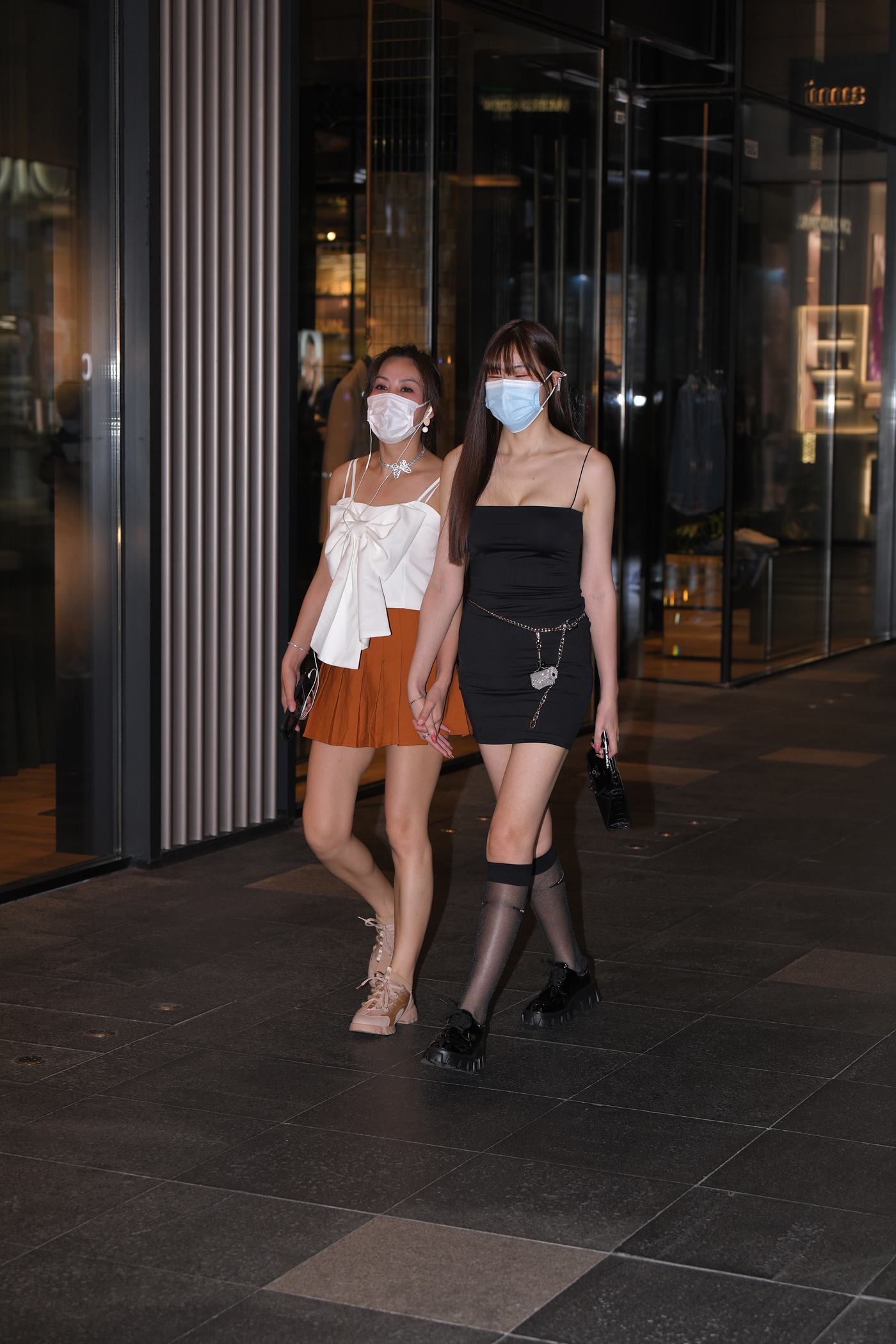 精选街拍作品 NO.4866 黑色吊带裙[101P/290MB]插图3