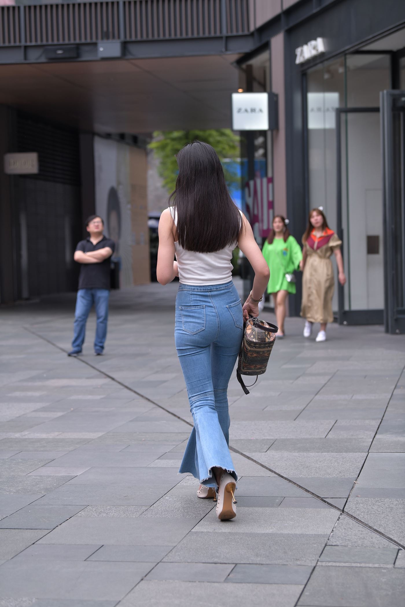 精选街拍作品 NO.4799 喇叭牛仔裤好身材[122P/233MB]插图2