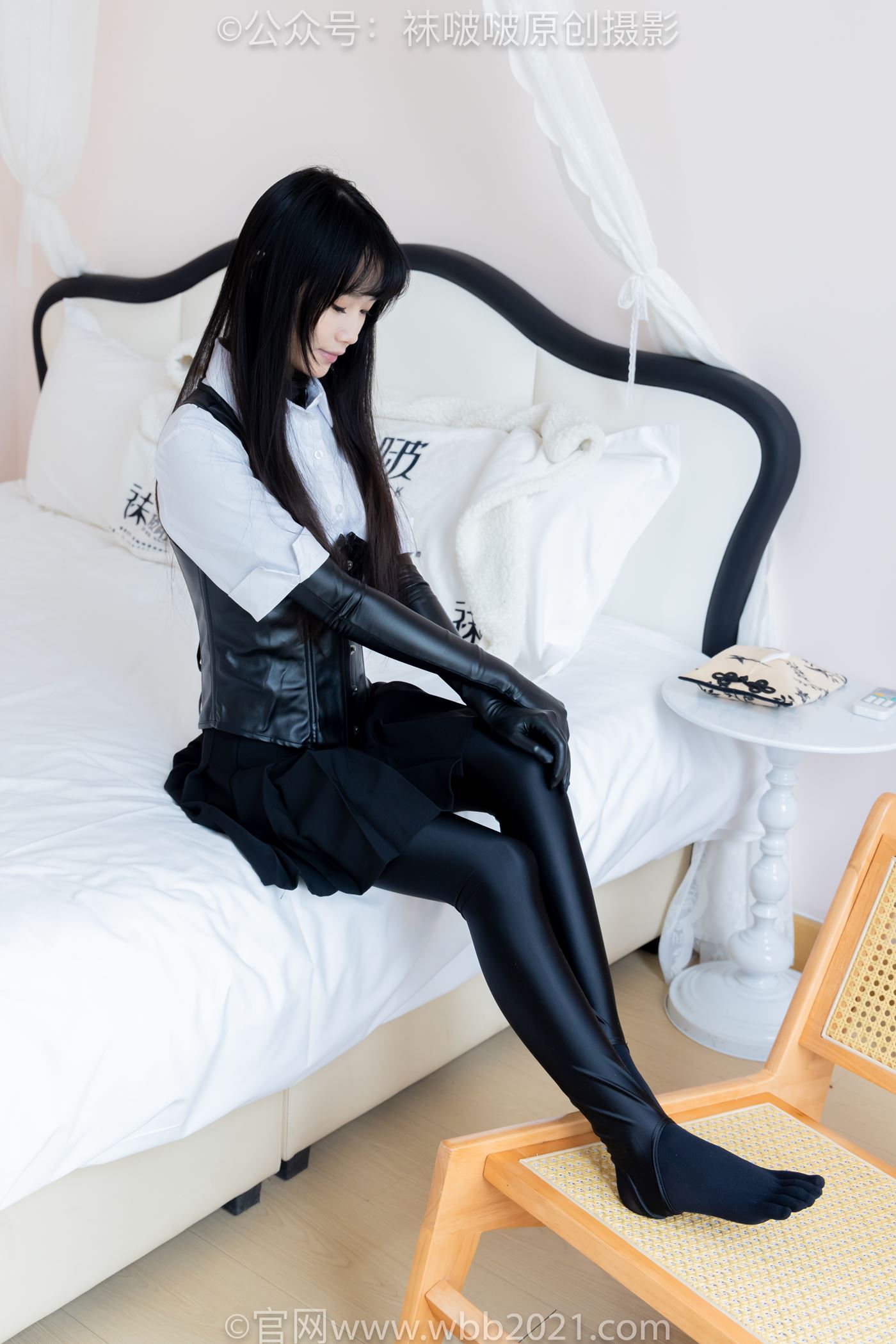 [BoBoSocks袜啵啵]NO.499 甜甜圈-高跟长靴、踩脚裤、厚黑丝五指袜、黑皮手套、裤里丝[144P/1V/6.38GB]插图