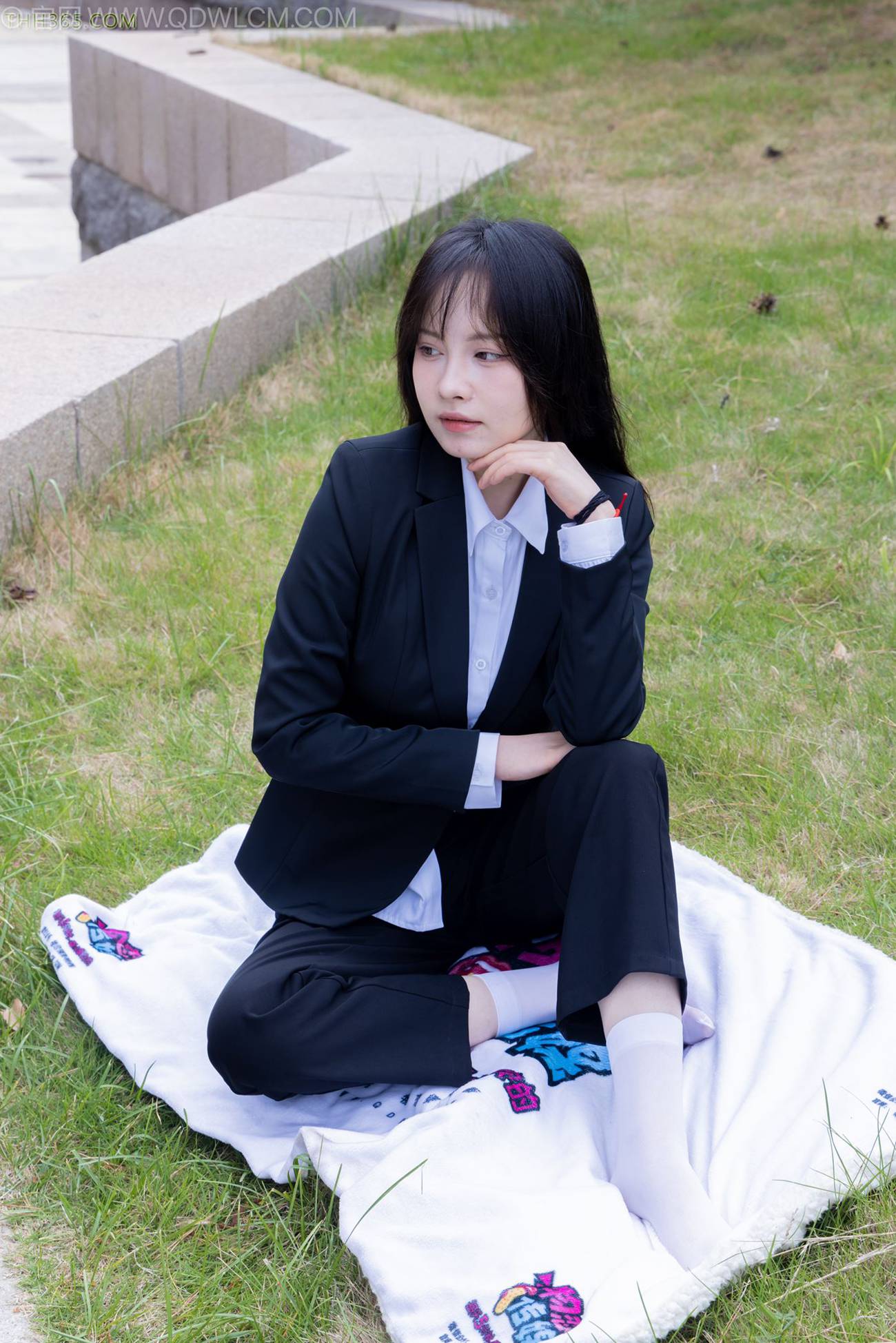 勿恋传媒 NO.2238 小酒-高跟鞋、短白丝、ol至服户外[230P/1V/6.93GB]插图2