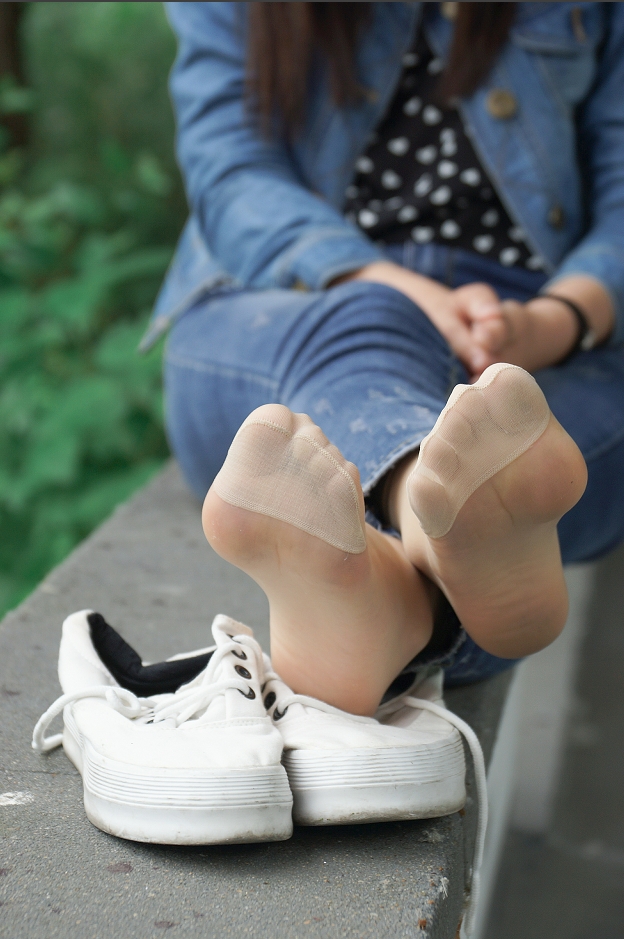 [原创丝族视频] 大四學姐的短丝[1P/1.58G]插图1