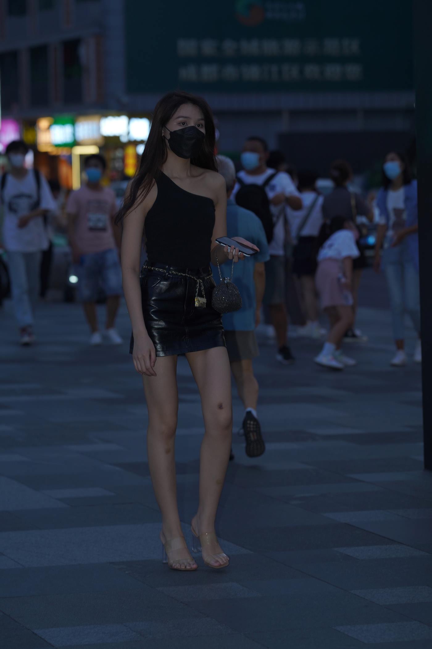 精选街拍作品 NO.5060 靓丽黑色皮裙[149P/352MB]插图