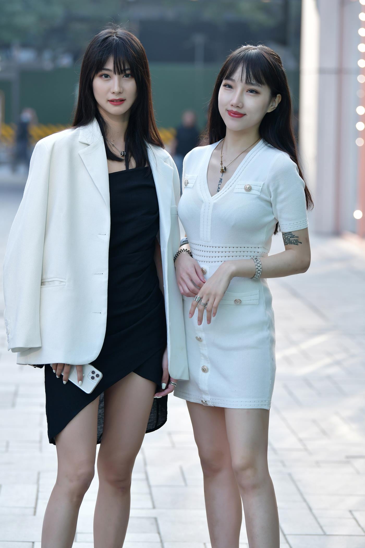 精选街拍作品 NO.5038 气质姐妹花[29P/52MB]插图