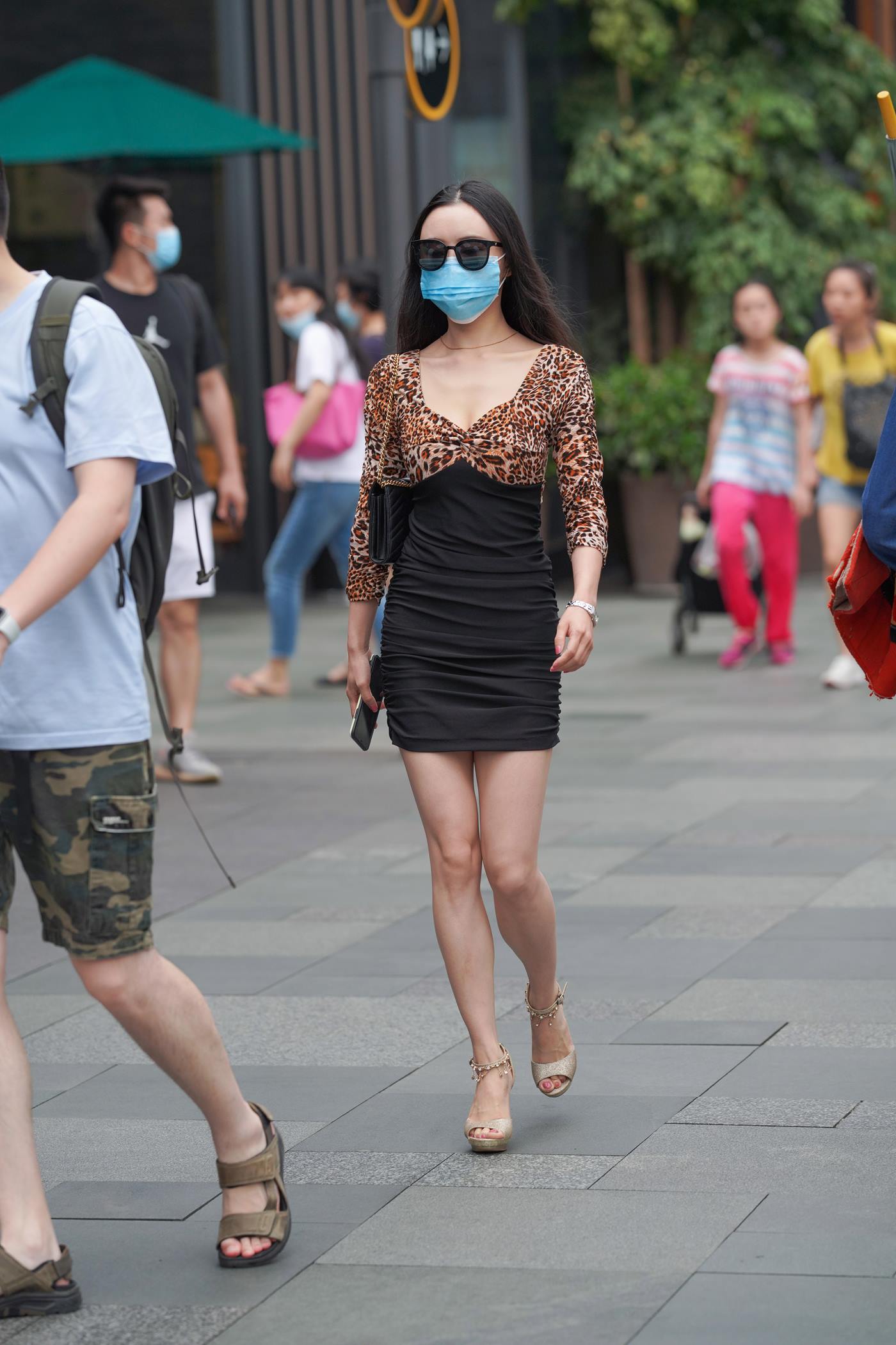 精选街拍作品 NO.5043 豹纹裙魅力搭配[114P/325MB]插图