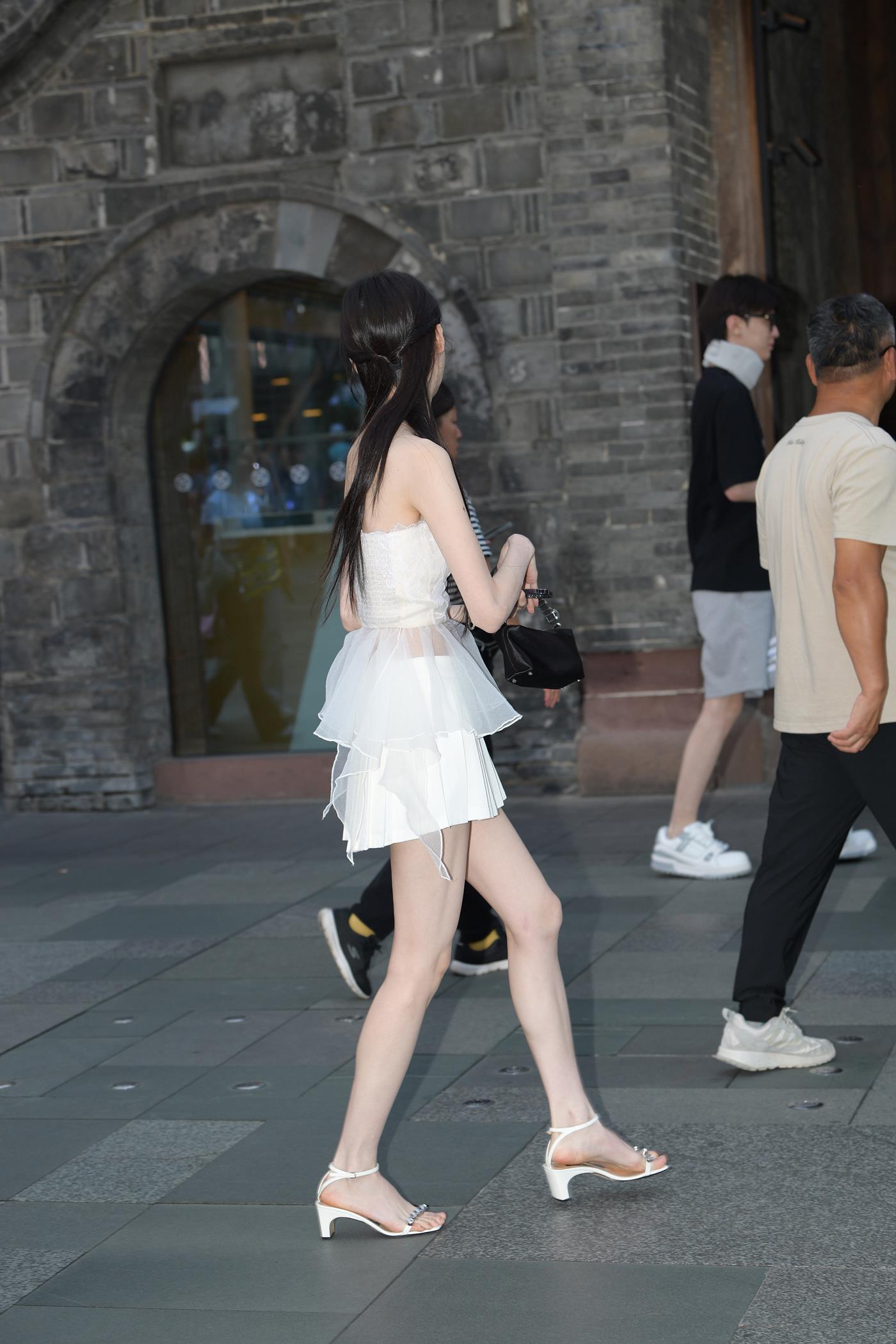 精选街拍作品 NO.4987 甜美白色连衣裙[81P/177MB]插图1