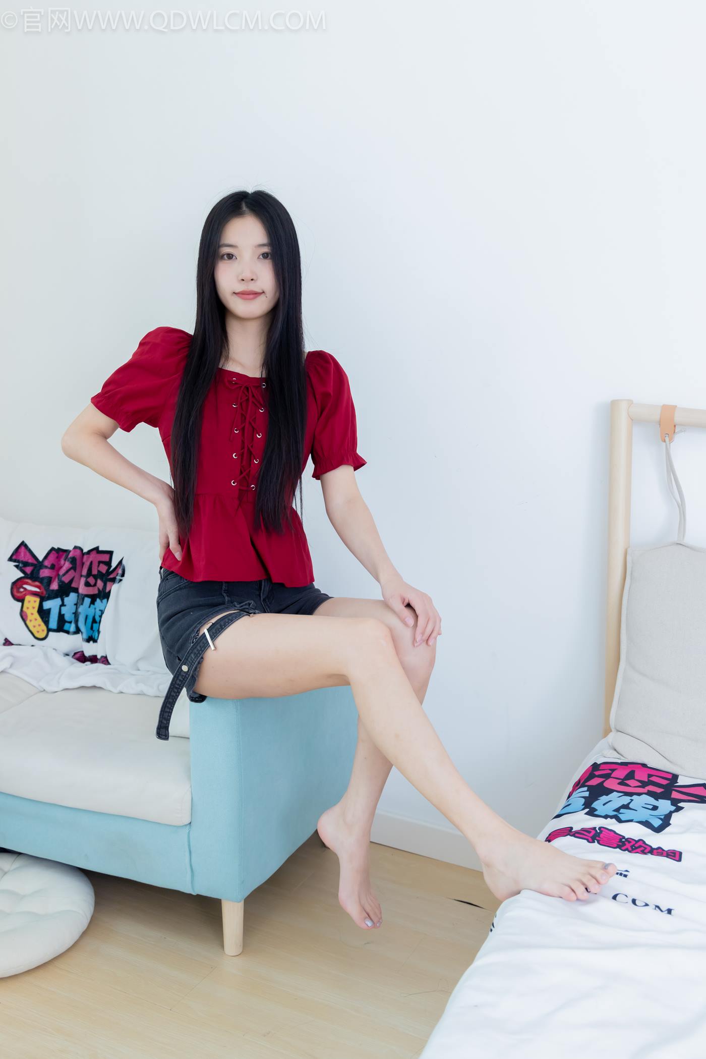 勿恋传媒 NO.2274 茯苓-皮鞋、白棉袜、裸足[194P/1V/4.96GB]插图1